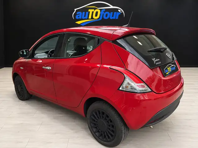 Lancia Ypsilon view 7