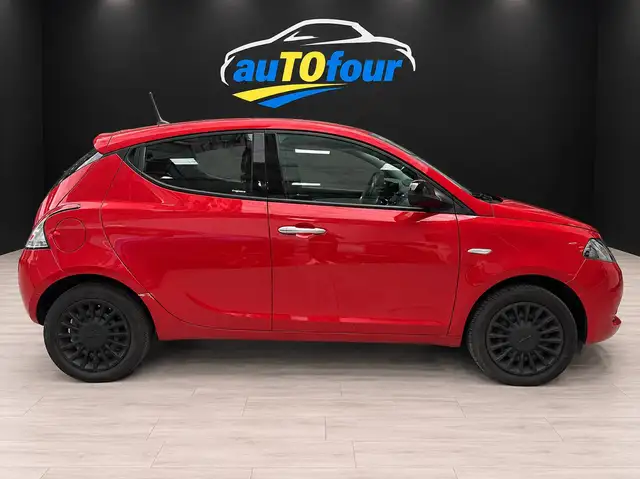 Lancia Ypsilon view 3