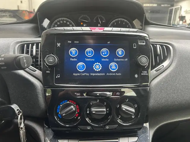 Lancia Ypsilon view 14
