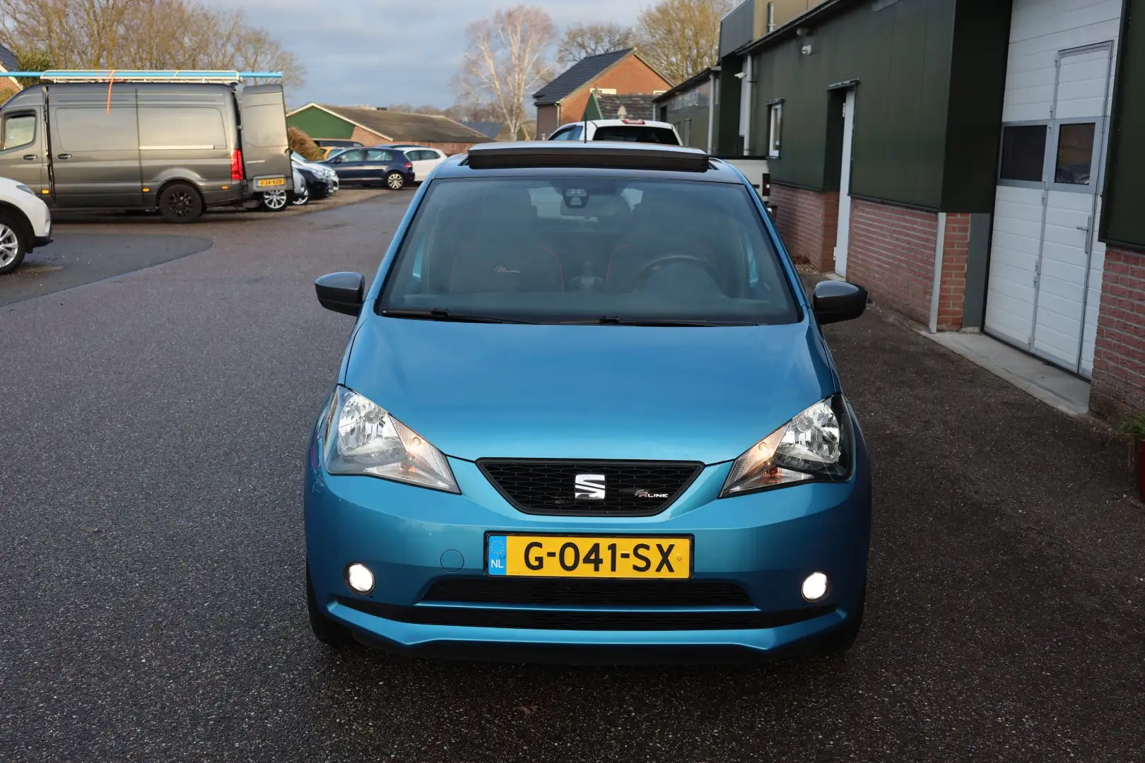 SEAT Mii 1.0 FR Sport 1e Eig. Electr. Panoramadak, Airco, C Blau - 2