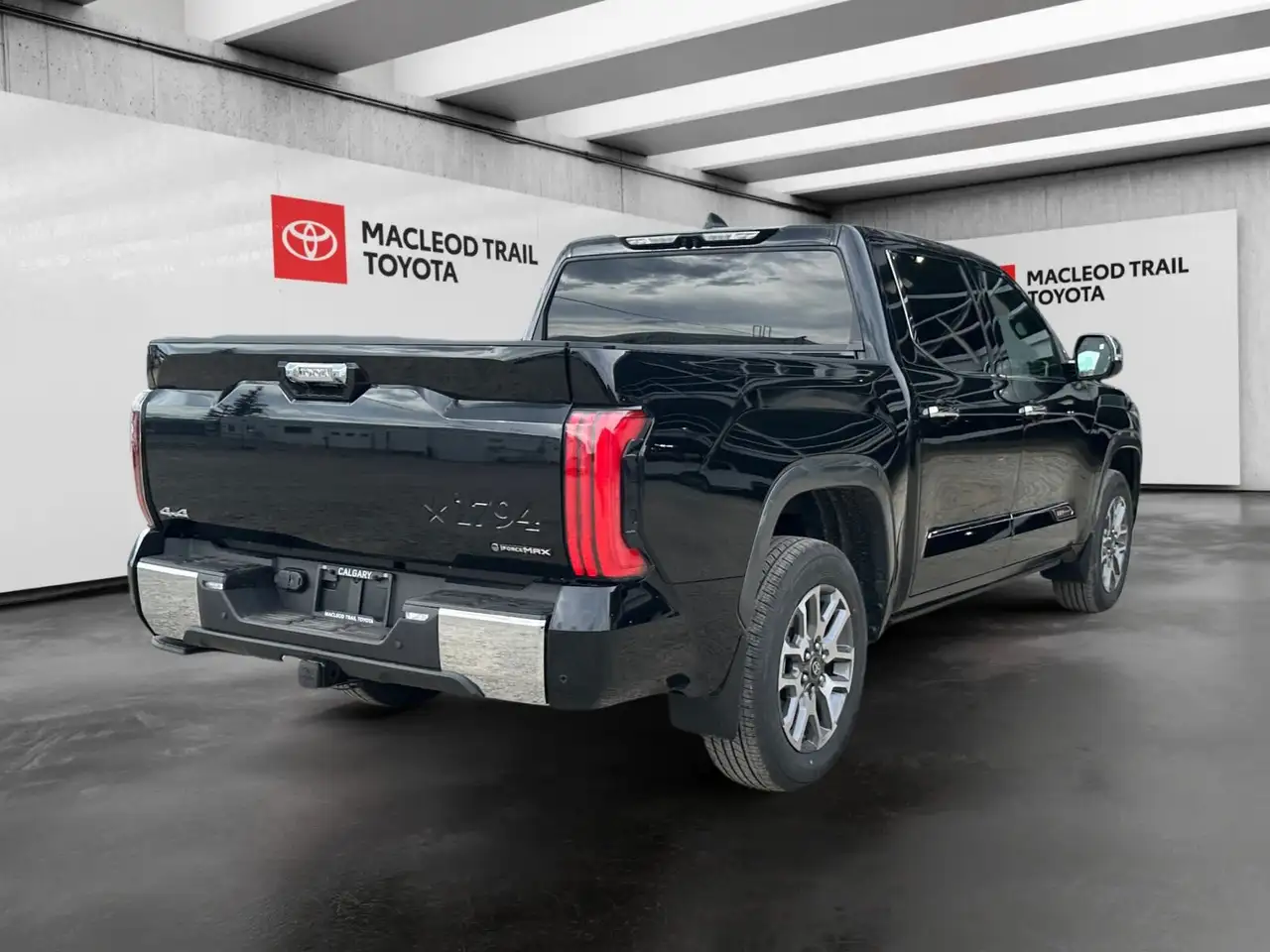 Toyota Tundra снимка Toyota Tundra