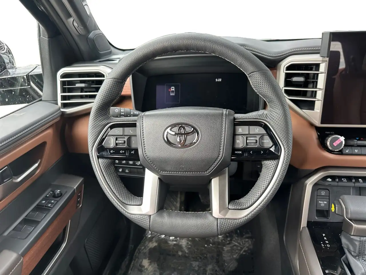 Toyota Tundra снимка Toyota Tundra
