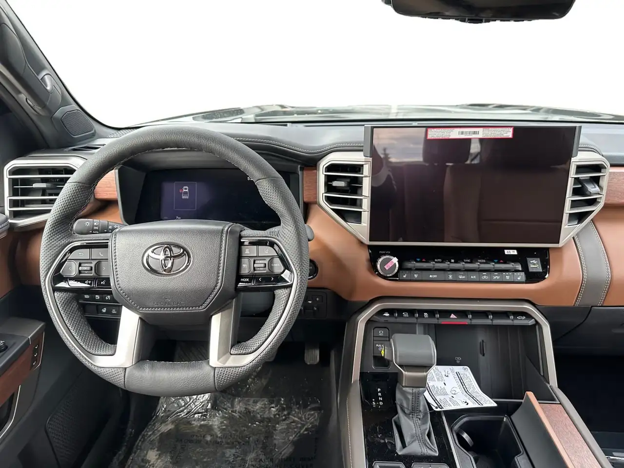Toyota Tundra снимка Toyota Tundra