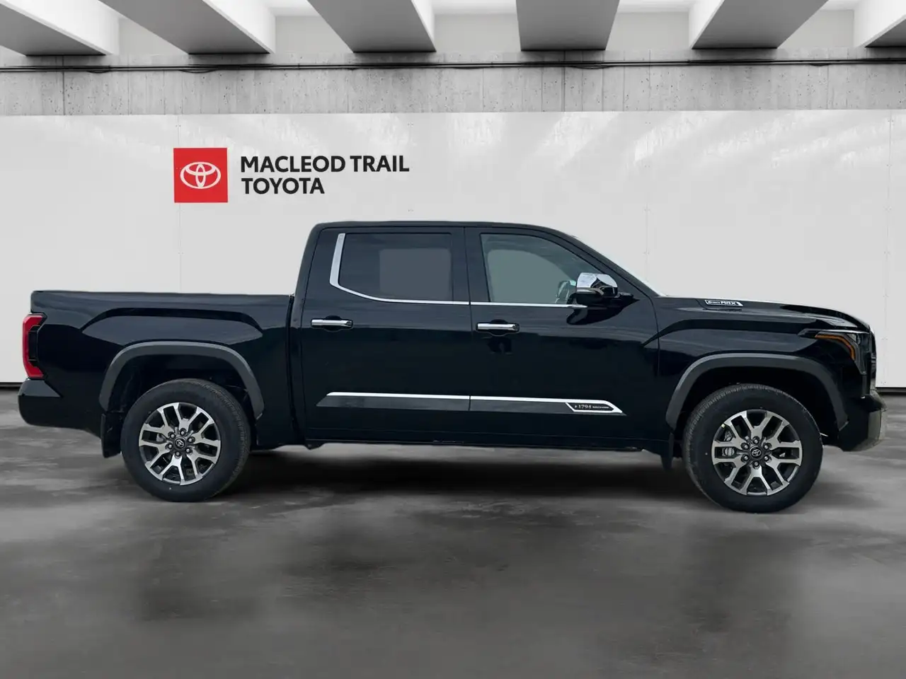 Toyota Tundra снимка Toyota Tundra