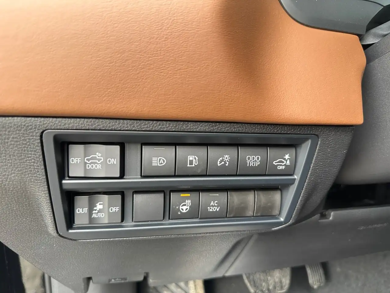 Toyota Tundra снимка Toyota Tundra