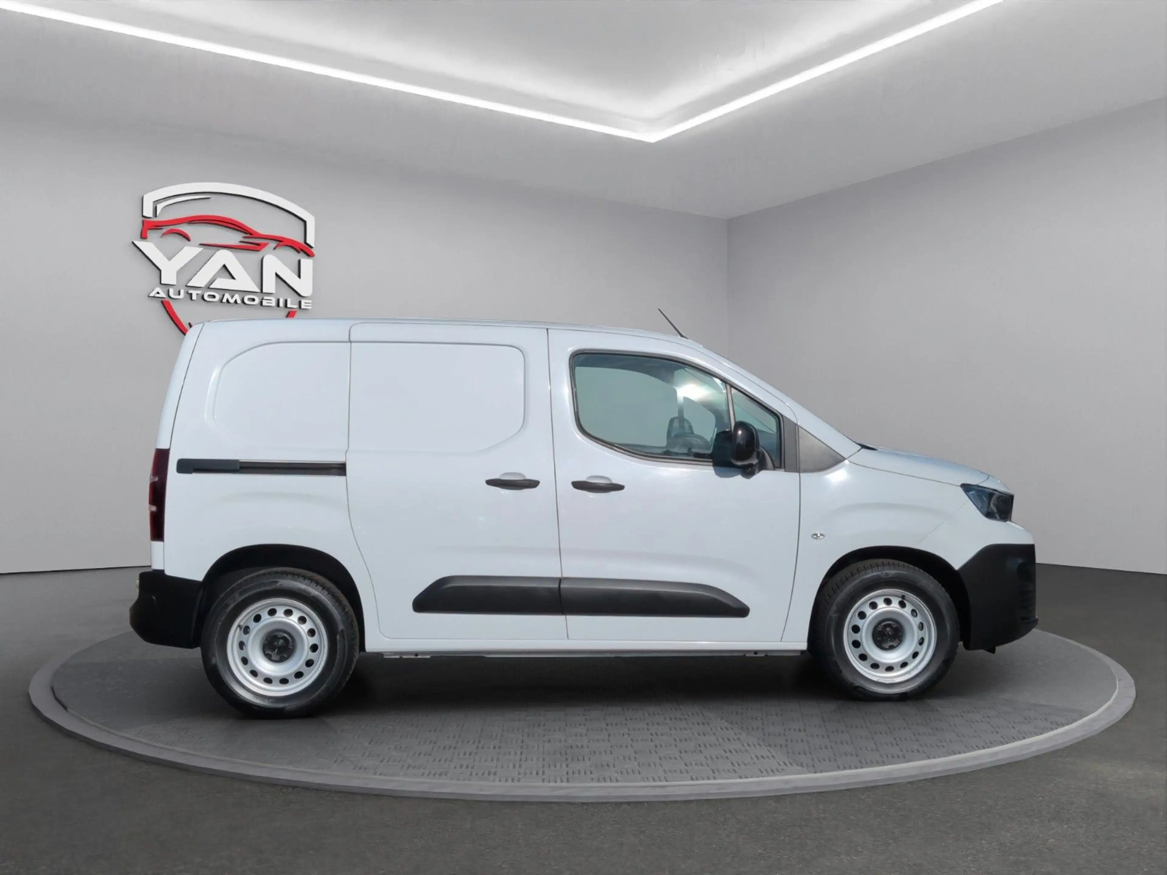 Peugeot Partner L1 1.5 HDI*AHK*NAVI*Kamera*Tempomat*220V — photo 5