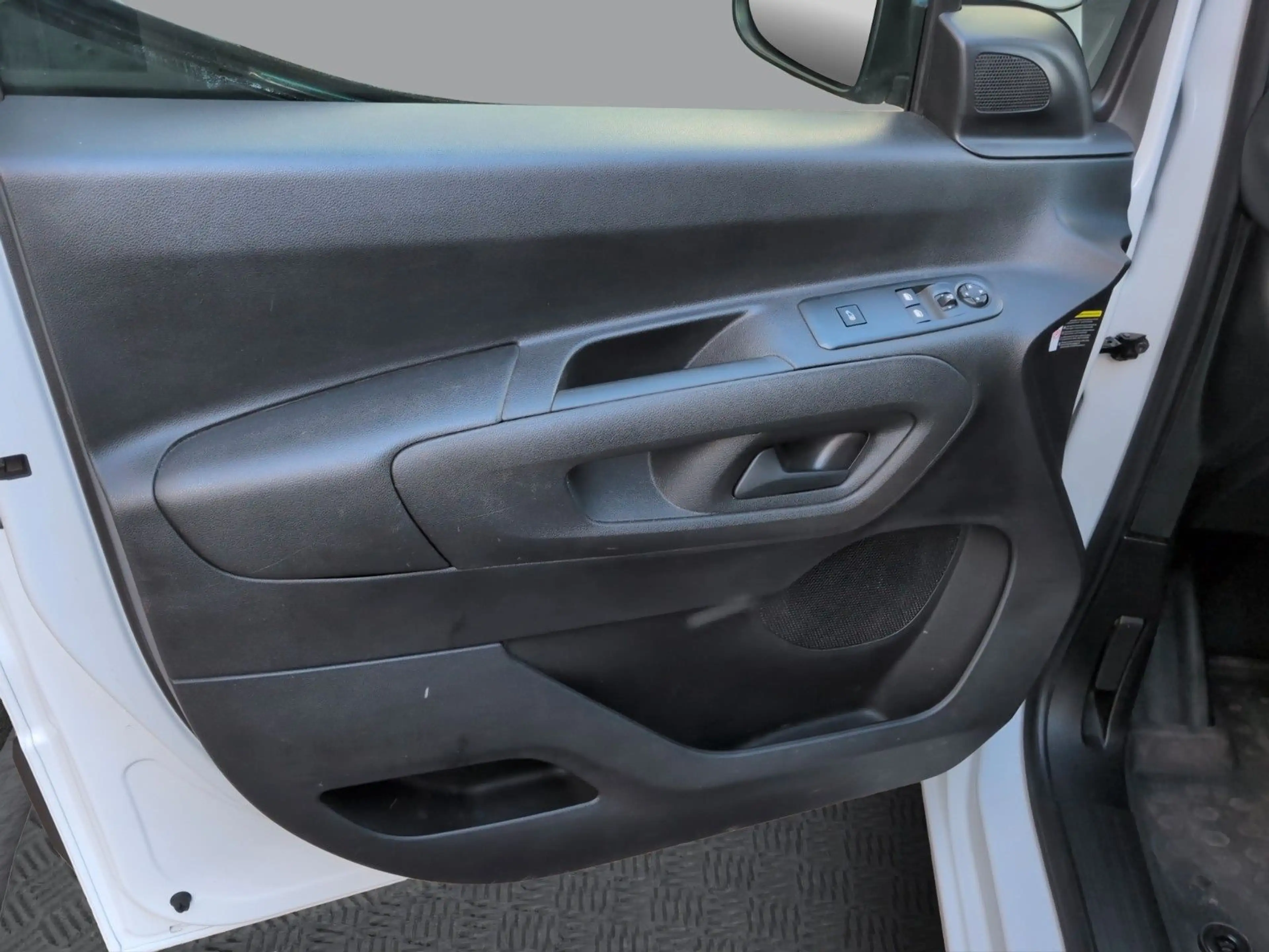 Peugeot Partner L1 1.5 HDI*AHK*NAVI*Kamera*Tempomat*220V — photo 10