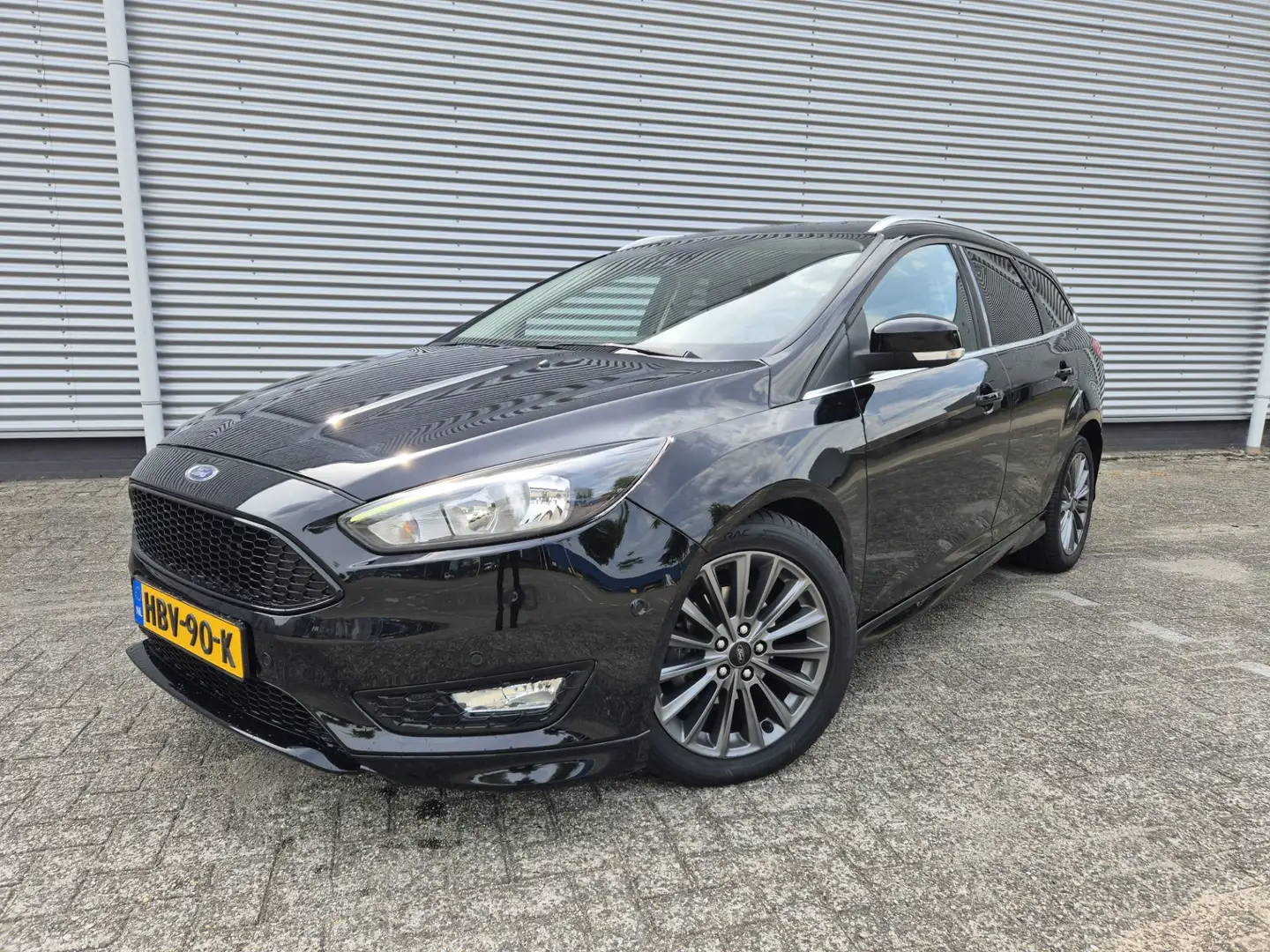 Ford Focus Wagon 92KW Titanium ST-Line navigatie,parkeersenso Чорний - 1