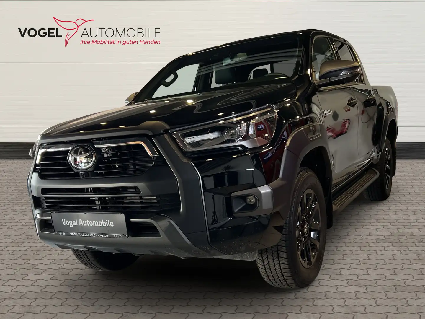Toyota Hilux 2.8 D-4D Double Cab Invincible 4x4+Kam.+LM Zwart - 1