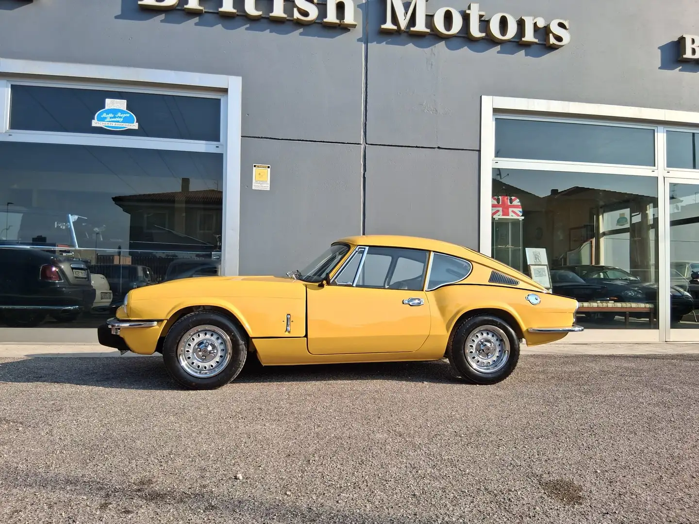 Triumph GT6 Amarillo - 1