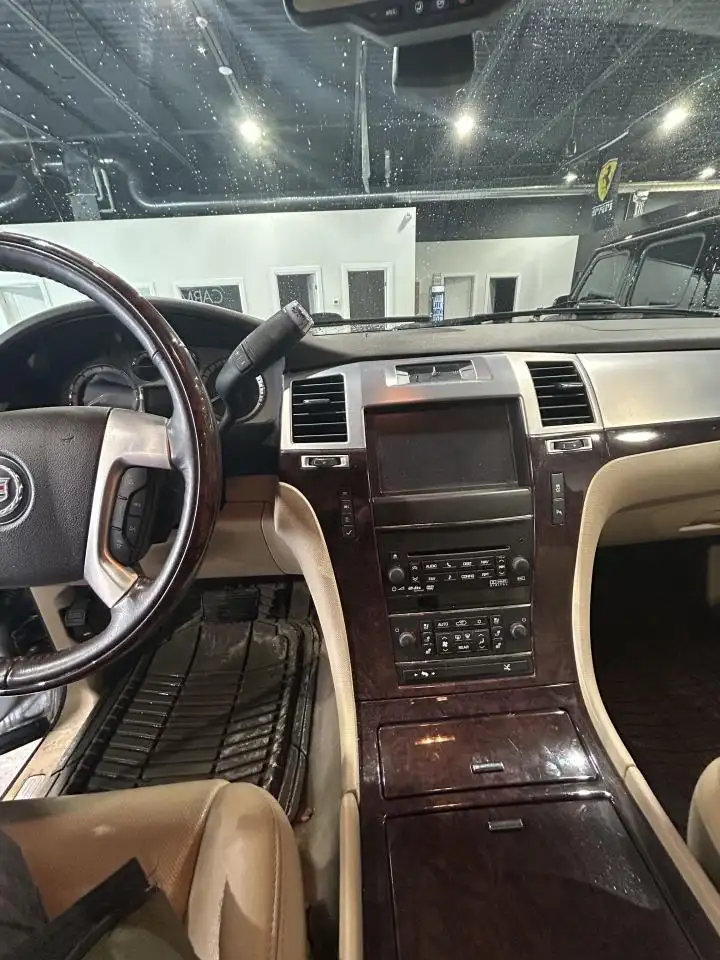 Cadillac Escalade снимка Cadillac Escalade
