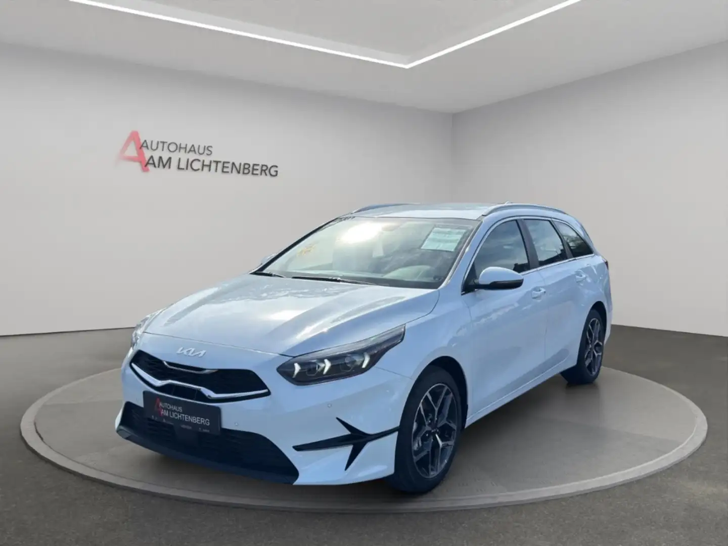 Kia Ceed SW / cee'd SW Spirit 1.5 T-GDI DCT7 LED+NAVI+JBL+ACC+PDC+E-KLAPP Blanc - 1