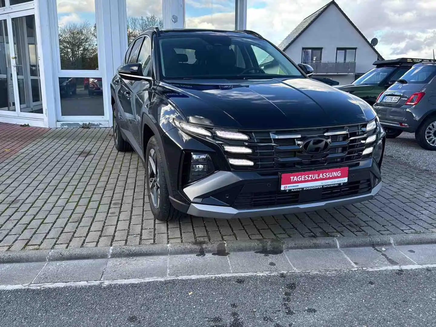 Hyundai TUCSON 1.6 T-GDI DC *Pano*360-Kamera*Navi* Schwarz - 1