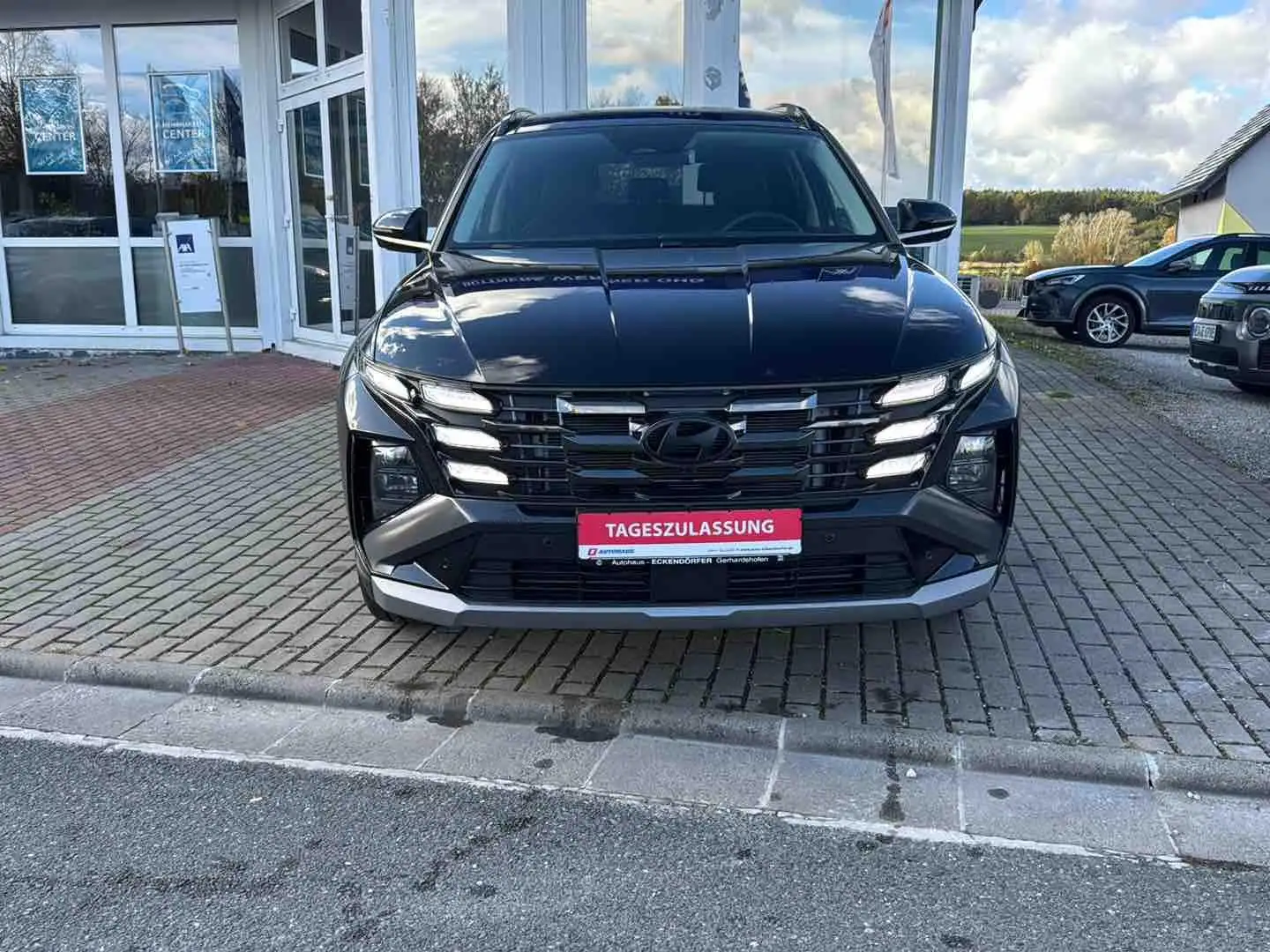 Hyundai TUCSON 1.6 T-GDI DC *Pano*360-Kamera*Navi* Schwarz - 2