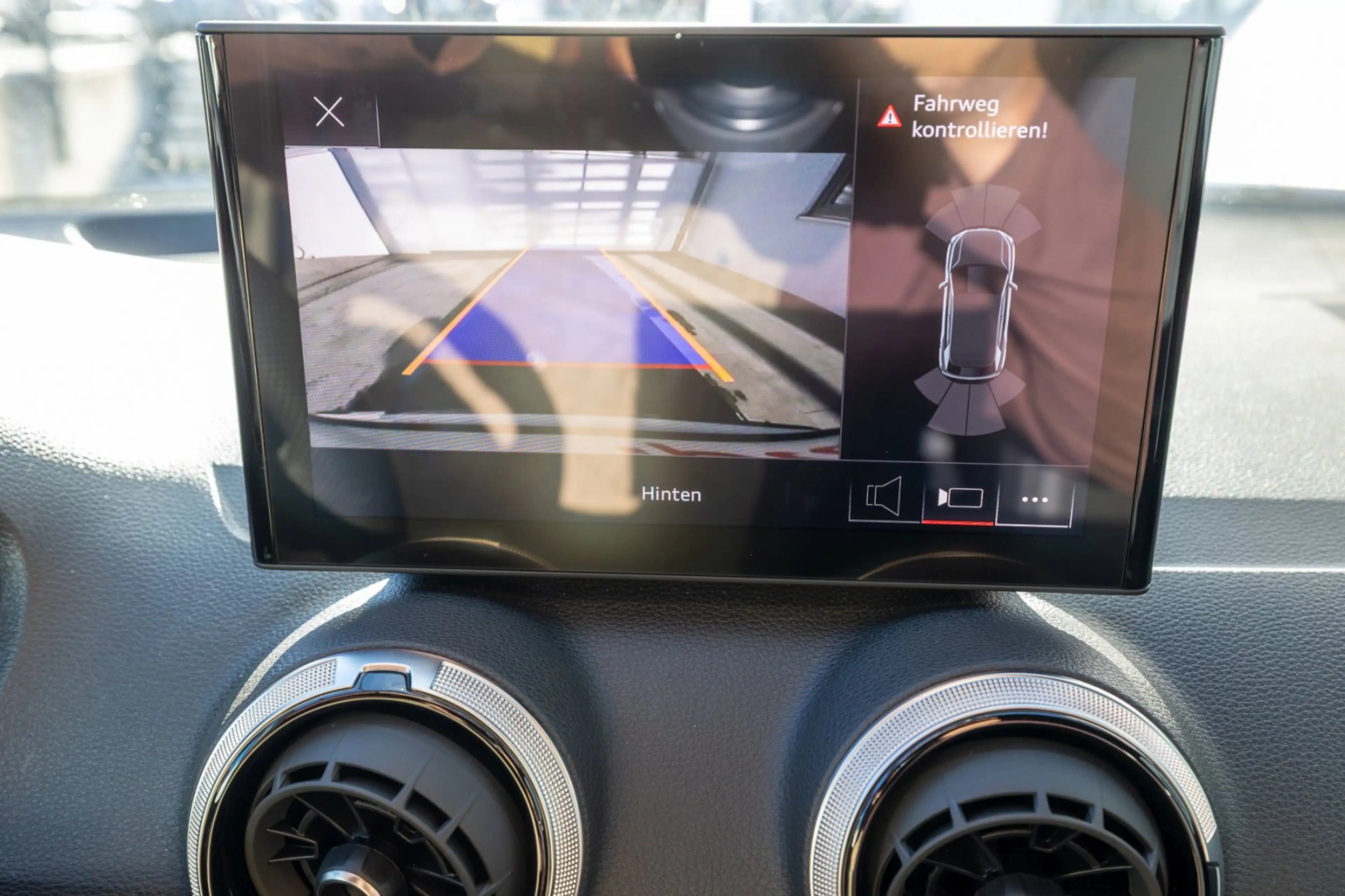 Audi SQ2 2.0 TFSI qu. S tr.(AHK,Matrix,SONOS,ACC,RFK) — photo 11