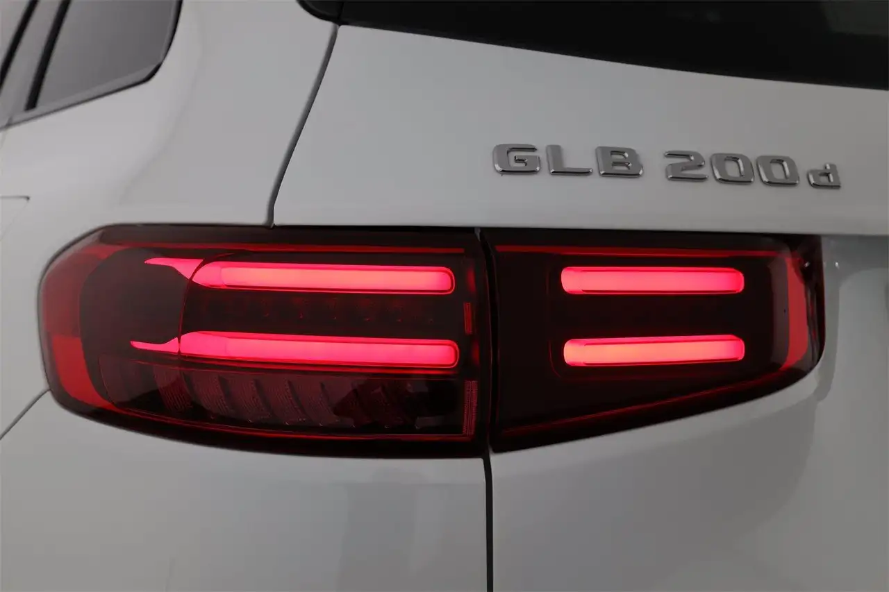 Mercedes-Benz GLB 2026 — фото 10