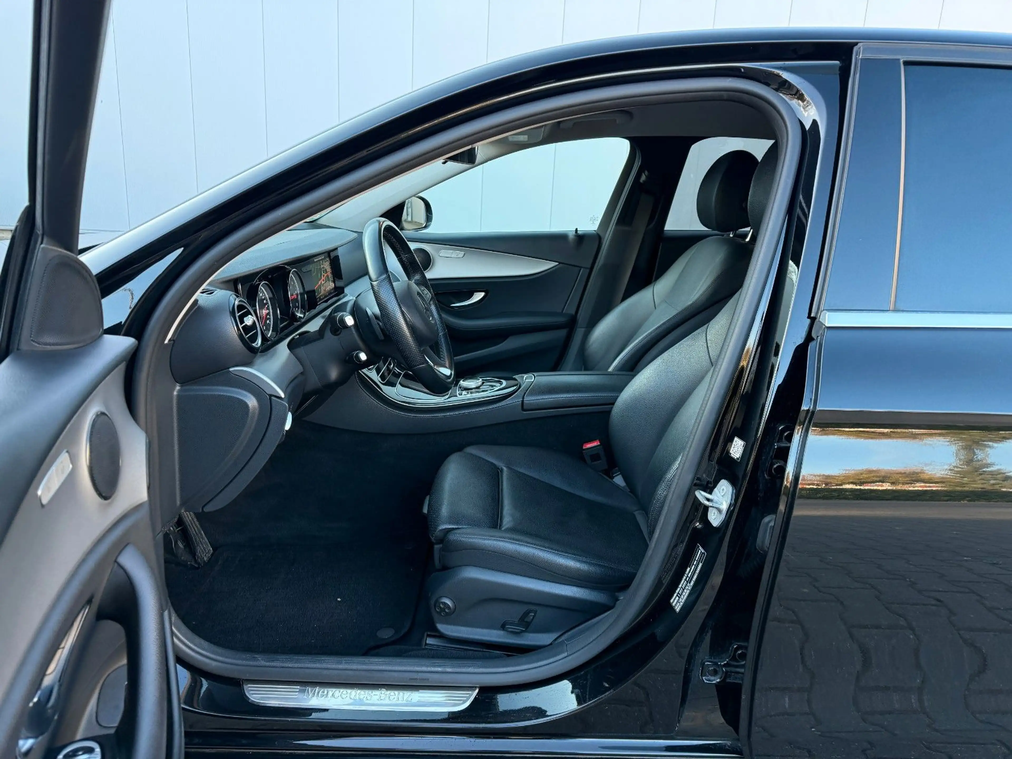 Mercedes-Benz E 200 d Limousine Garantie* Sitzheizung* Leder* — photo 15