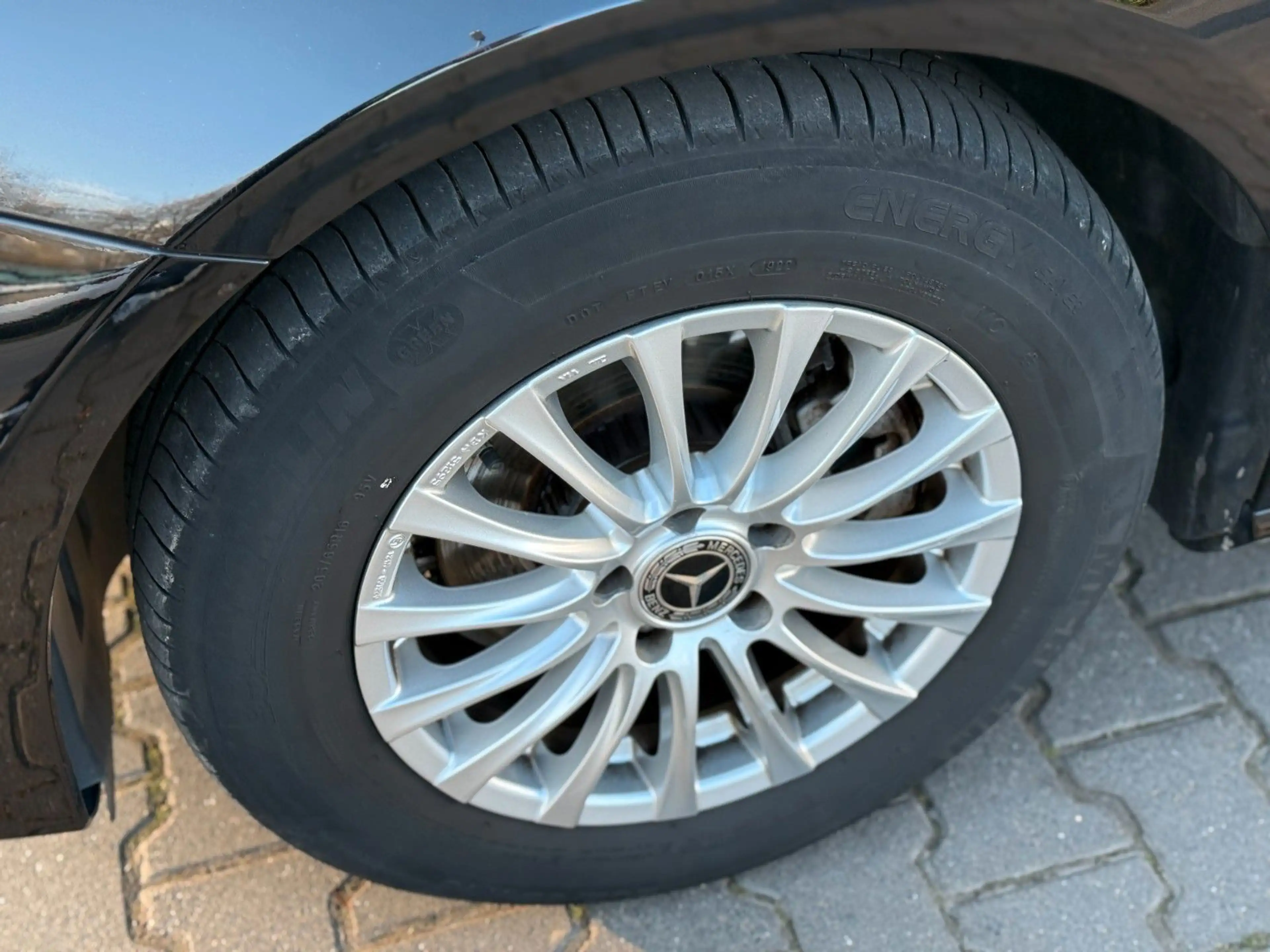 Mercedes-Benz E 200 d Limousine Garantie* Sitzheizung* Leder* — photo 14