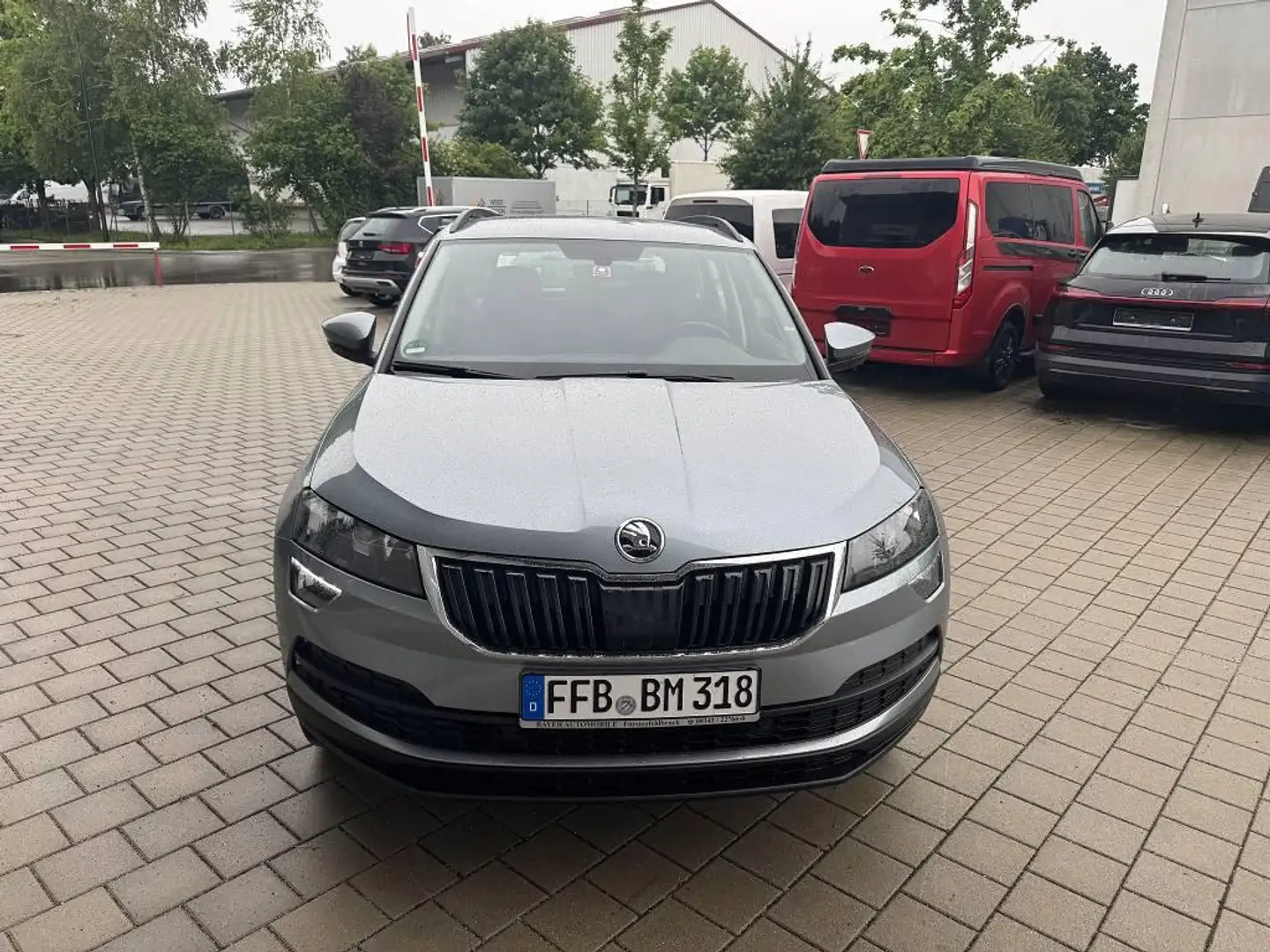 Skoda Karoq 1.5 TSI *TOP-Ausstattung* STYLE Grau - 2