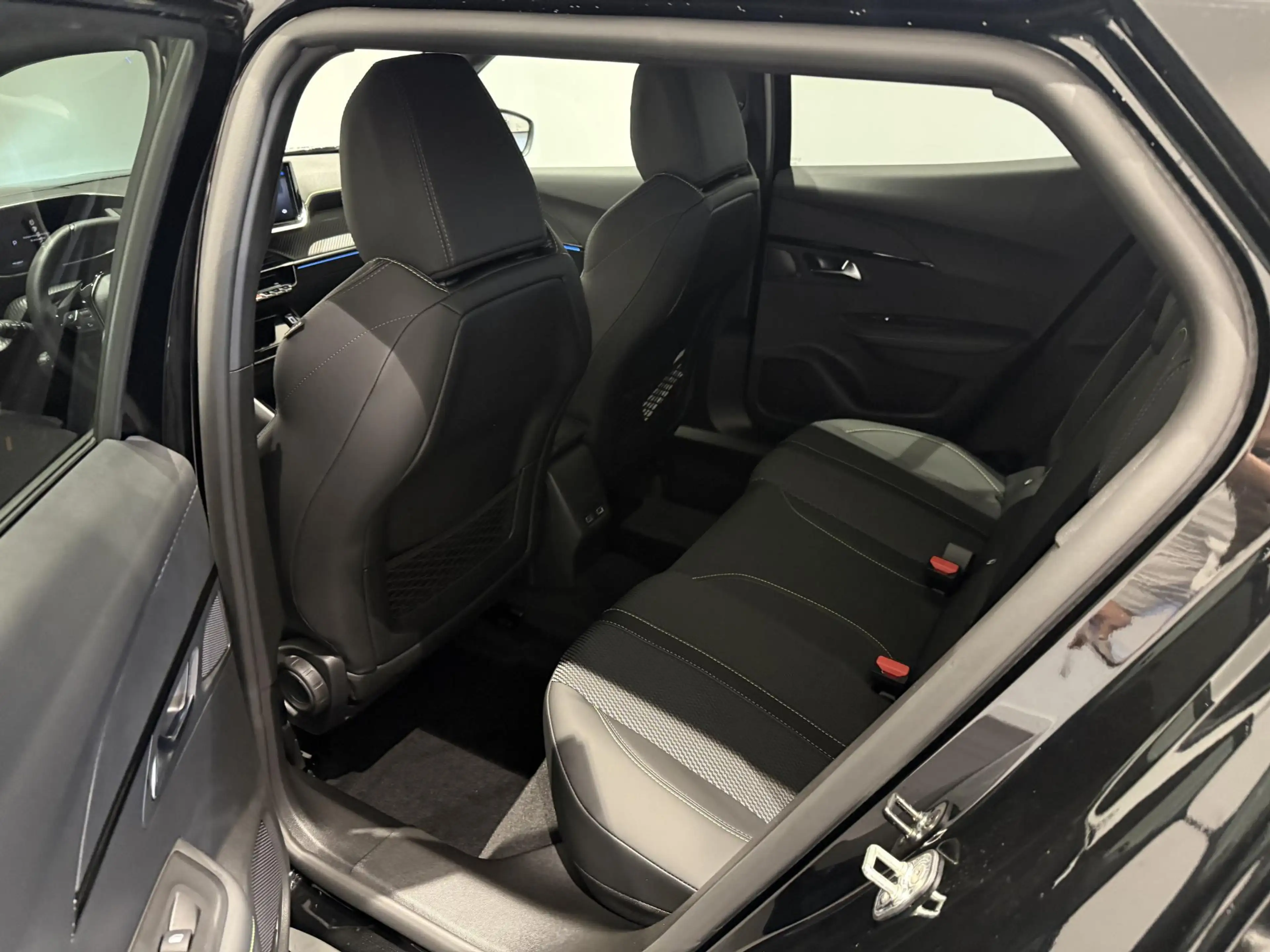 Peugeot 2008 1.2 Hybrid 145 GT | 21% AKTIE ! | APPLE CARPLAY & — photo 9