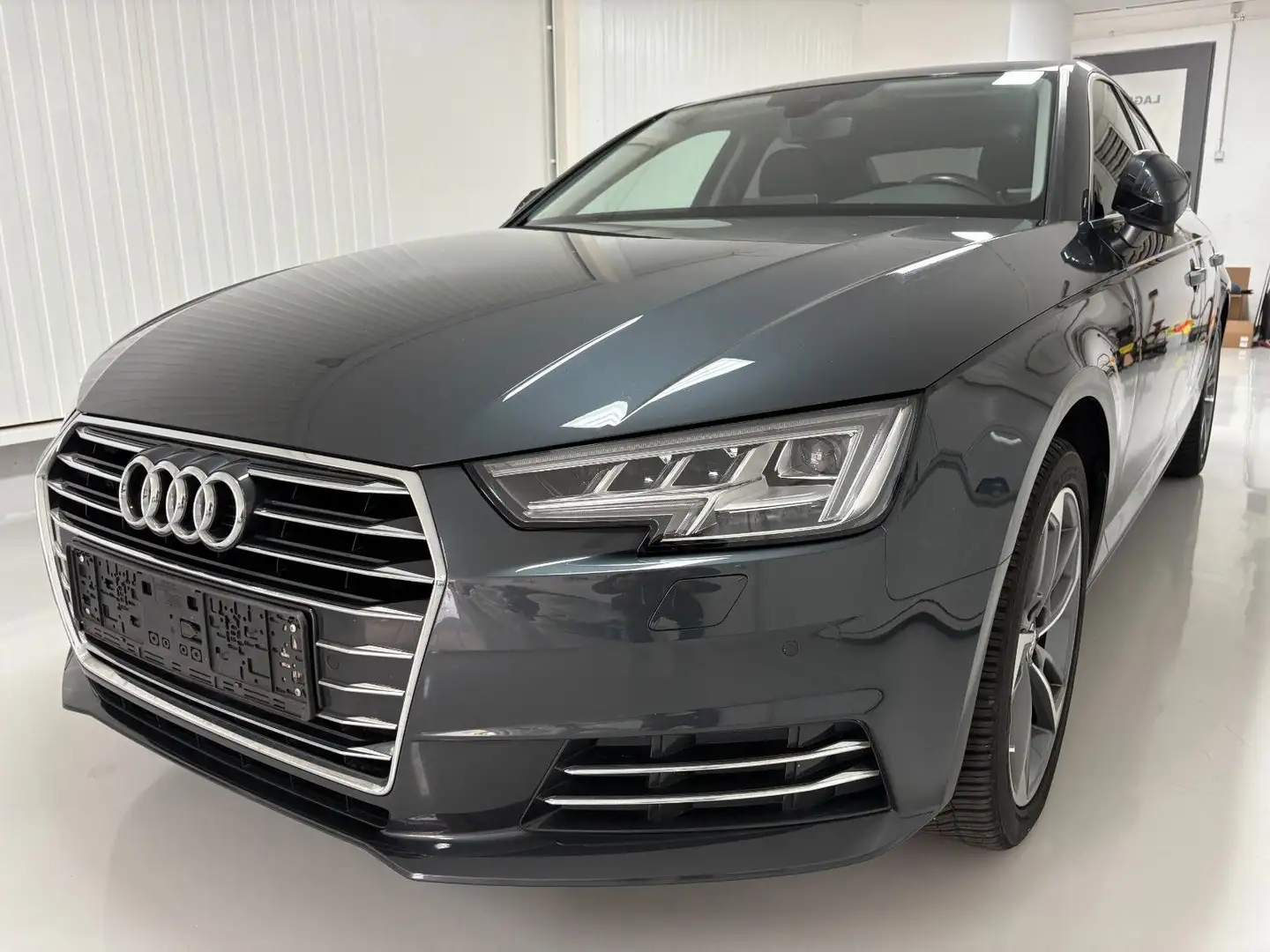 Audi A4 Lim. design/Matrix-LED/Virtual/18" Gris - 1