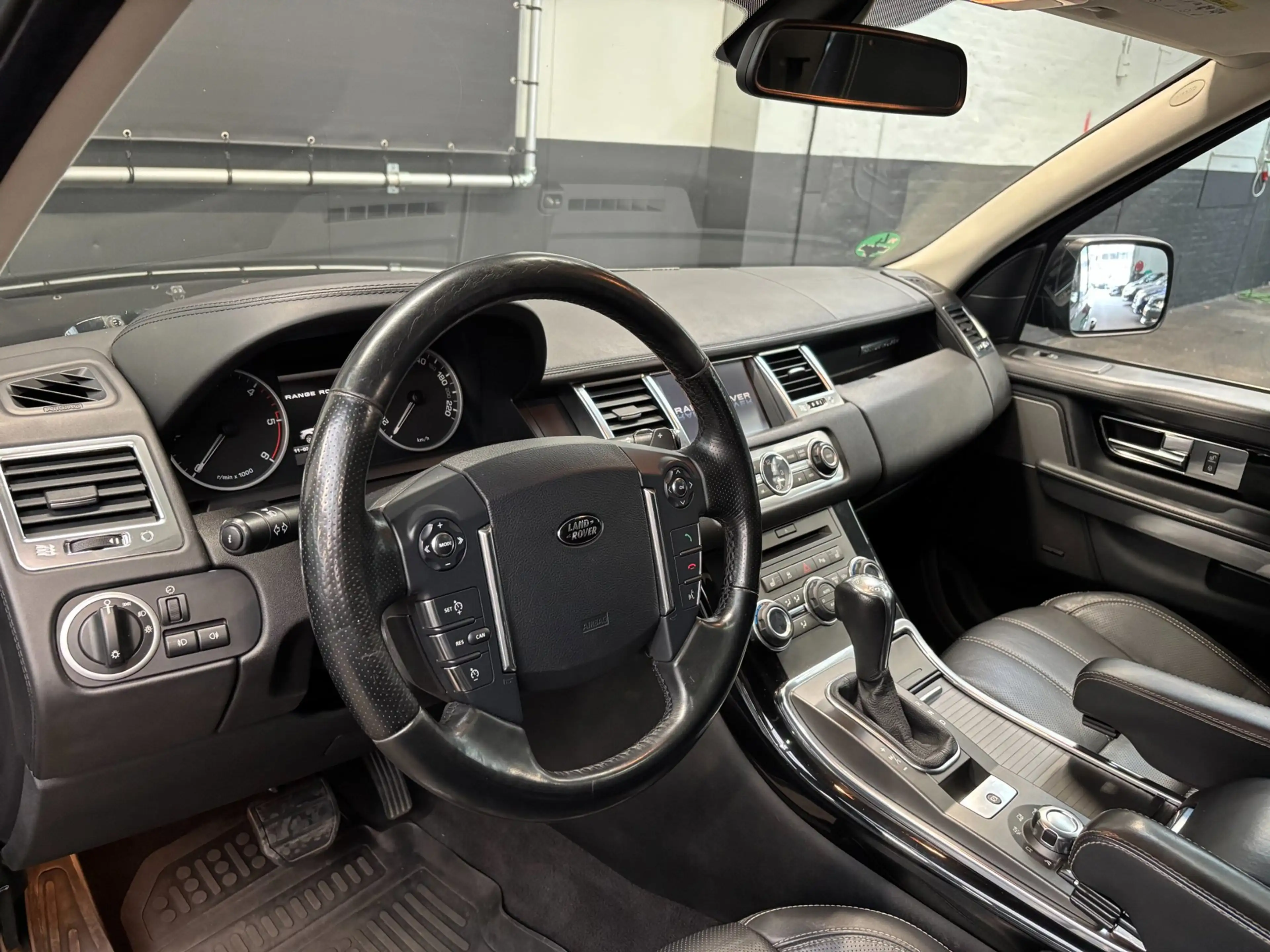 Land Rover Range Rover Sport 3.6 TdV8 HSE — photo 12