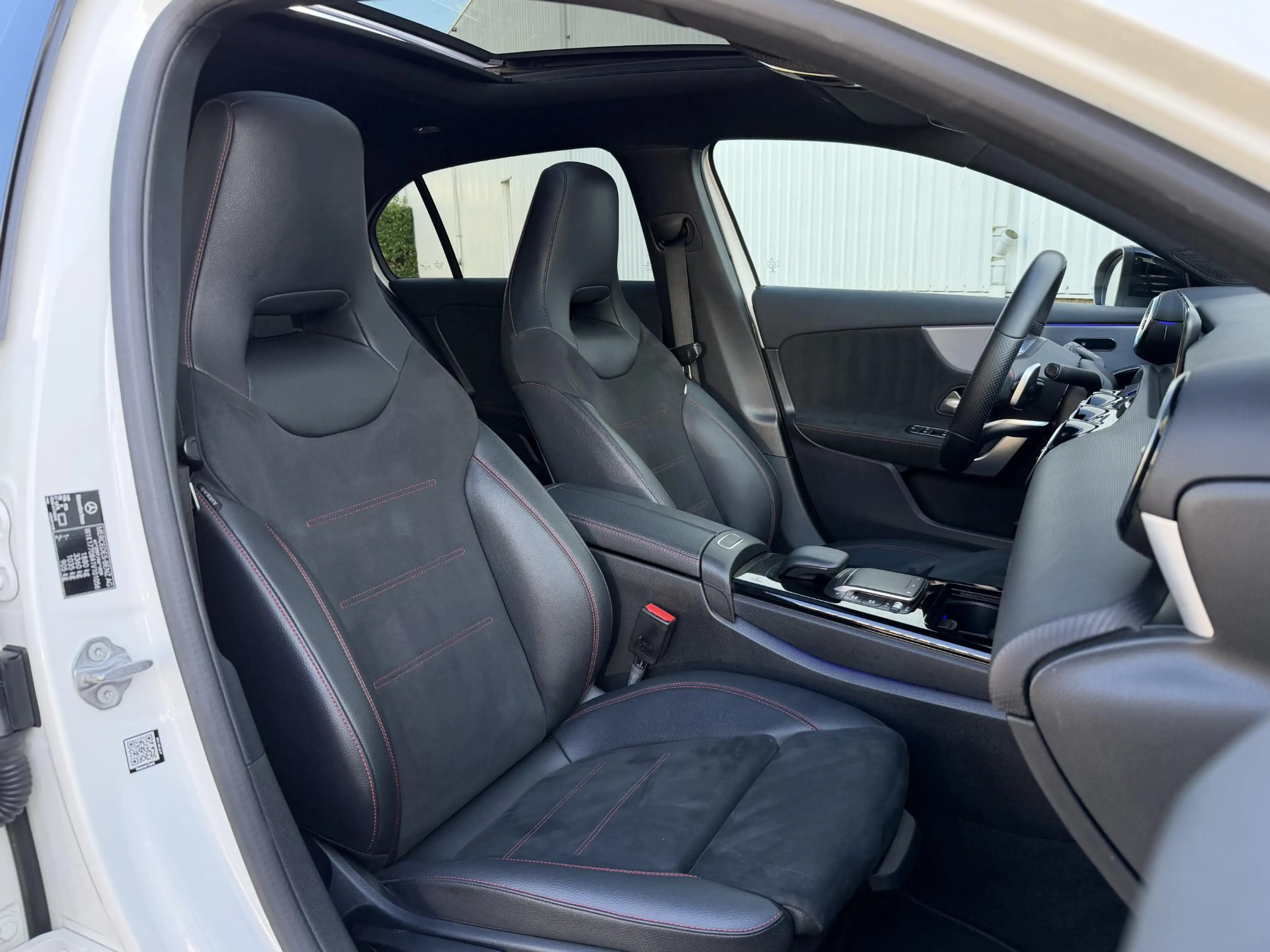 Mercedes-Benz A 180 Premium AMG Line | Pano-Dak/Sfeer/Camera/18-inch — photo 18