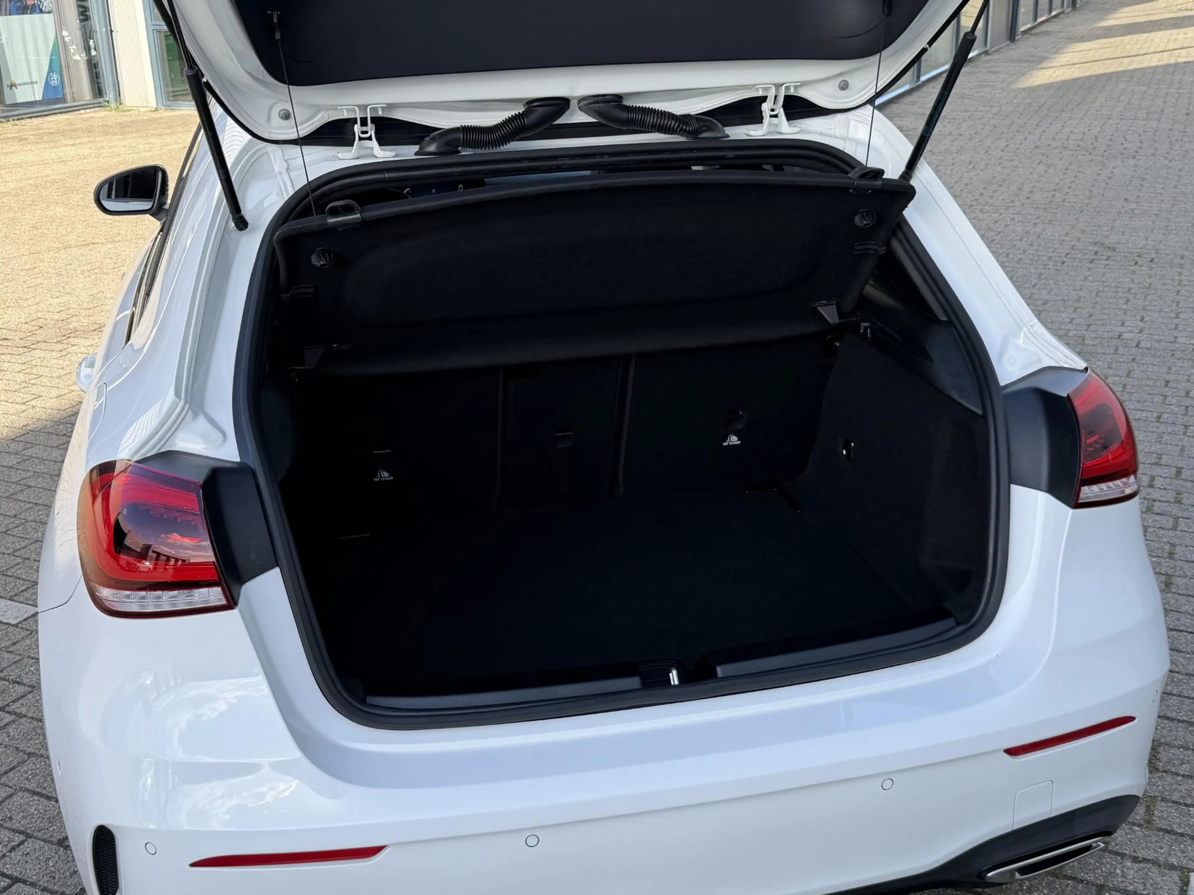 Mercedes-Benz A 180 Premium AMG Line | Pano-Dak/Sfeer/Camera/18-inch — photo 25