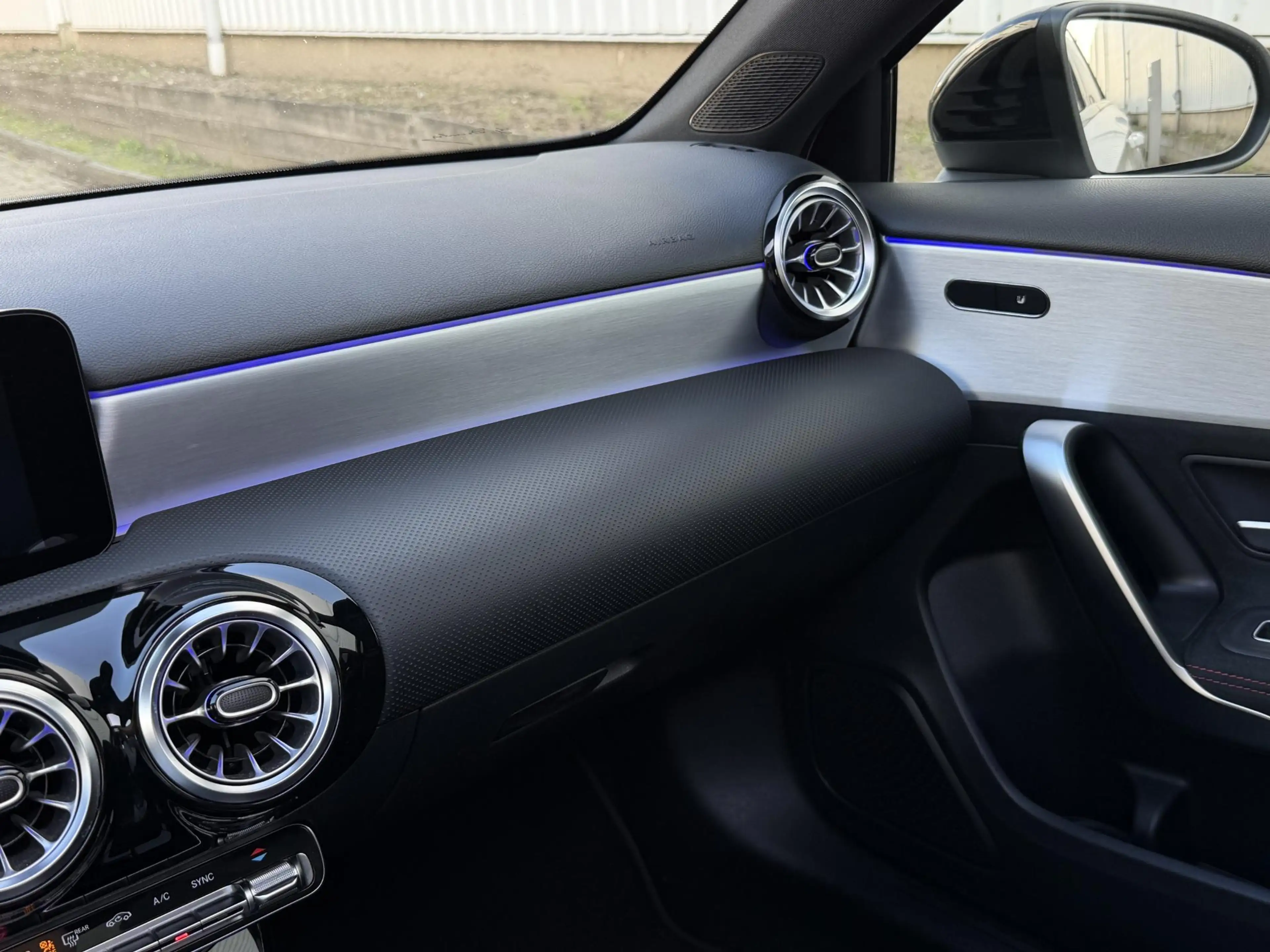 Mercedes-Benz A 180 Premium AMG Line | Pano-Dak/Sfeer/Camera/18-inch — photo 23