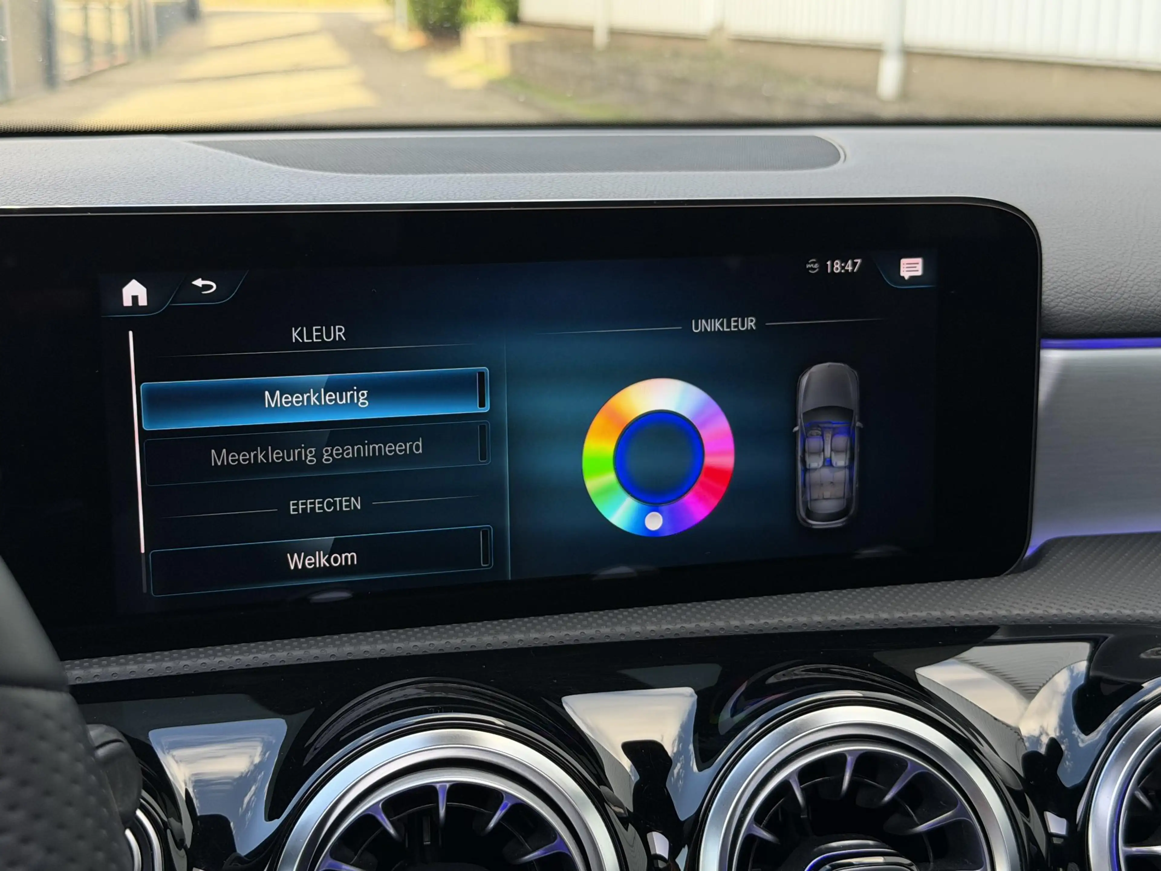 Mercedes-Benz A 180 Premium AMG Line | Pano-Dak/Sfeer/Camera/18-inch — photo 31