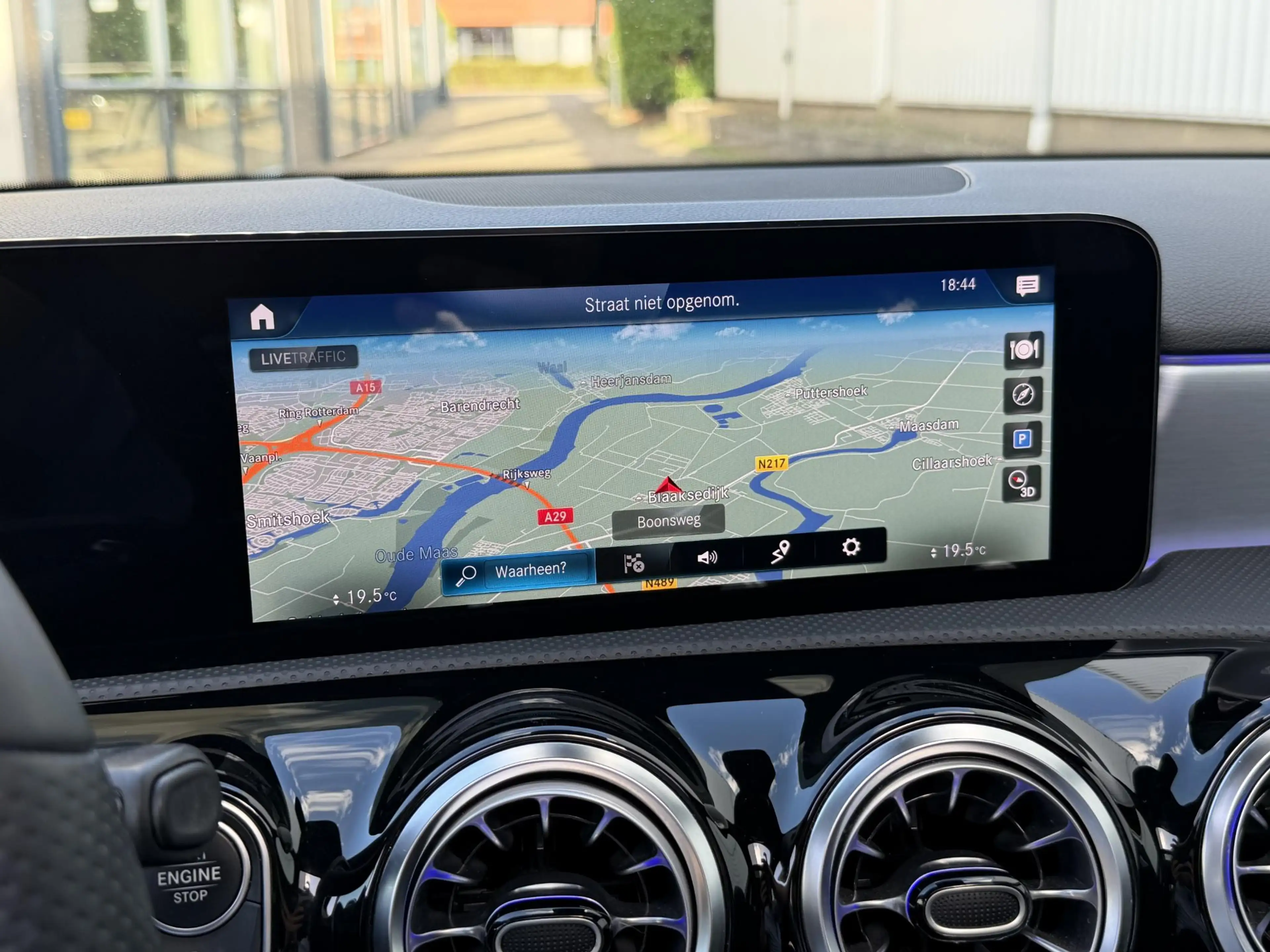 Mercedes-Benz A 180 Premium AMG Line | Pano-Dak/Sfeer/Camera/18-inch — photo 33