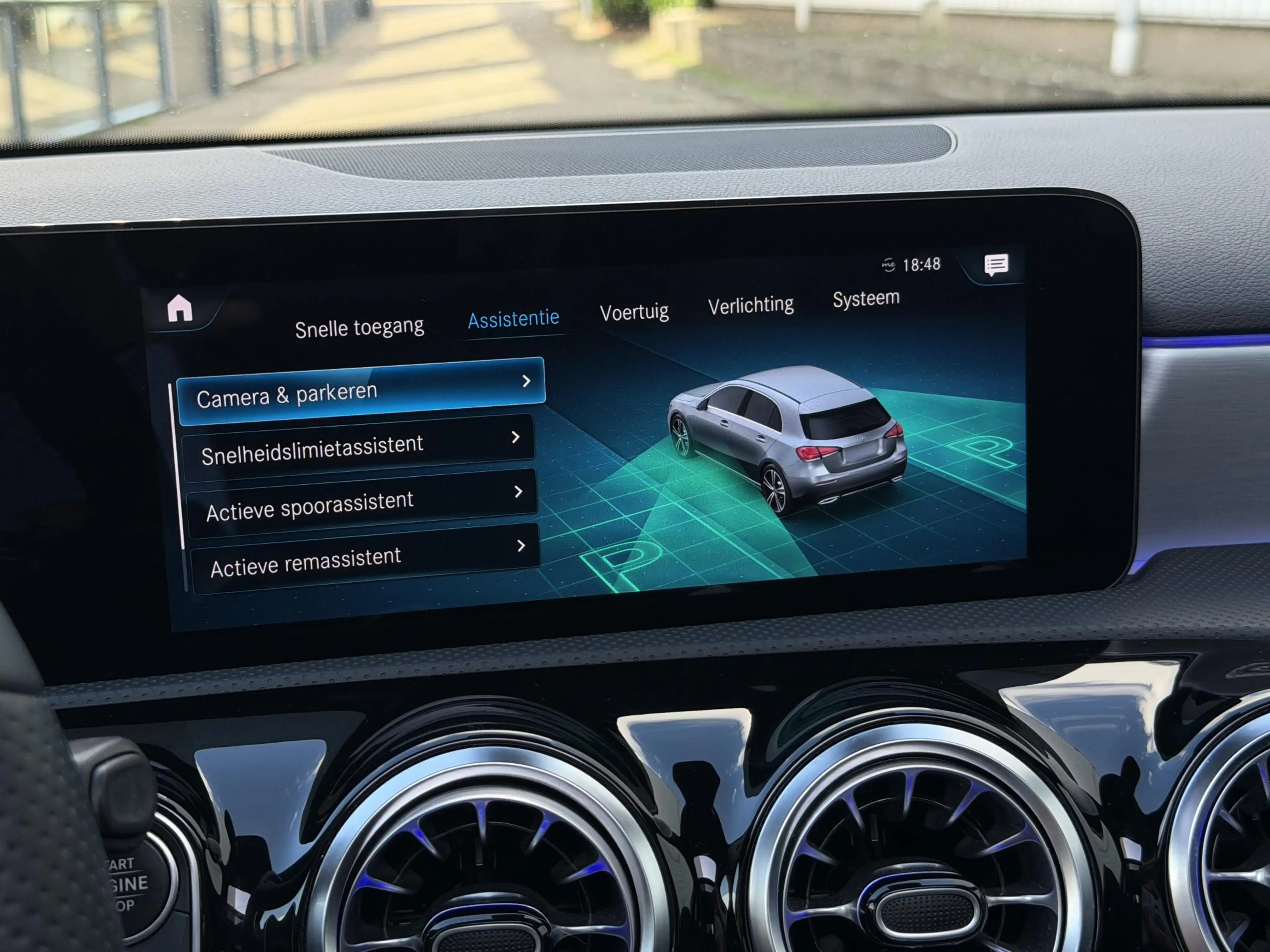 Mercedes-Benz A 180 Premium AMG Line | Pano-Dak/Sfeer/Camera/18-inch — photo 39