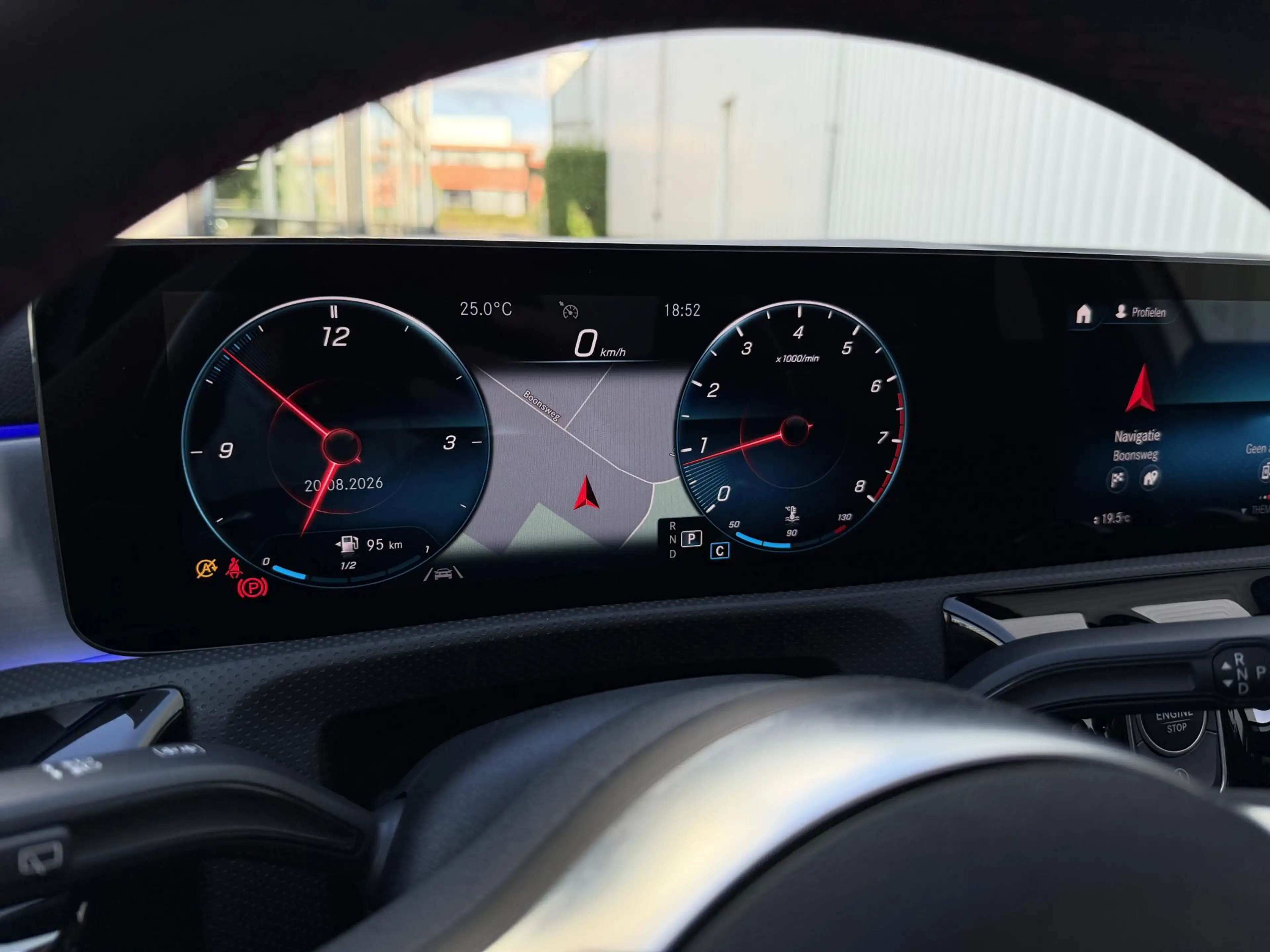 Mercedes-Benz A 180 Premium AMG Line | Pano-Dak/Sfeer/Camera/18-inch — photo 41