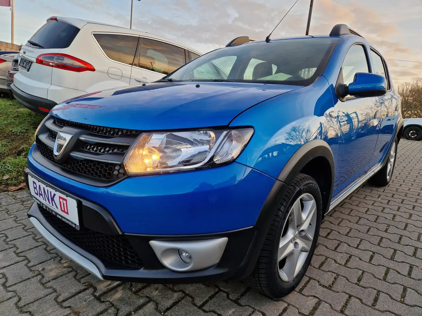 Dacia Sandero Stepway Prestige Blau - 1
