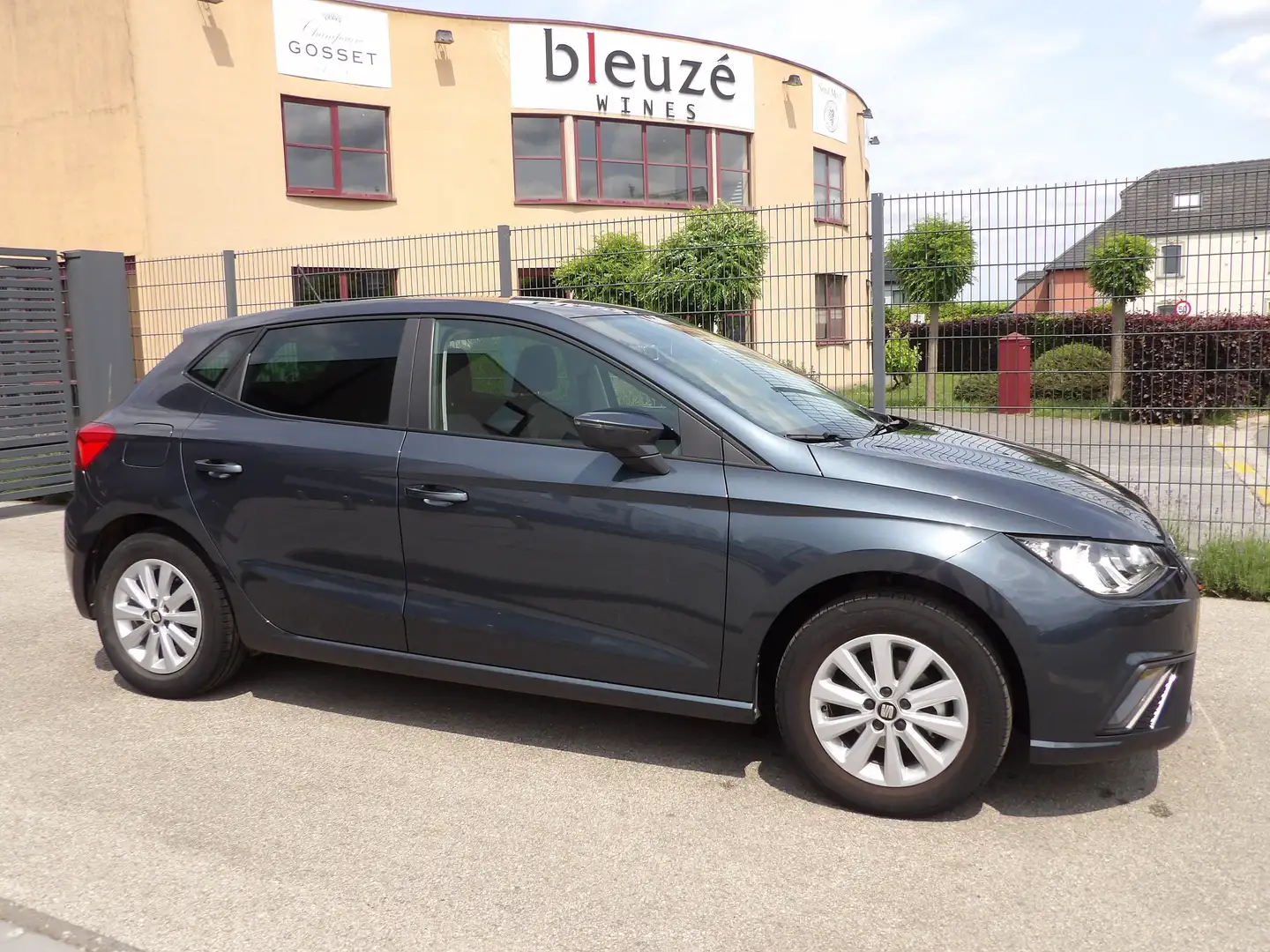 SEAT Ibiza 1.0i MPI Style Gris - 2