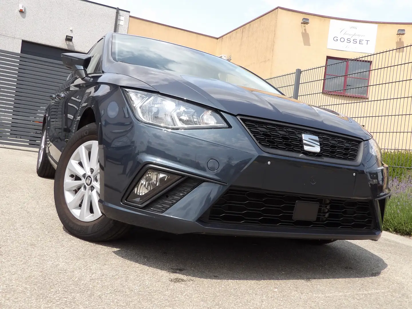 SEAT Ibiza 1.0i MPI Style Gris - 1