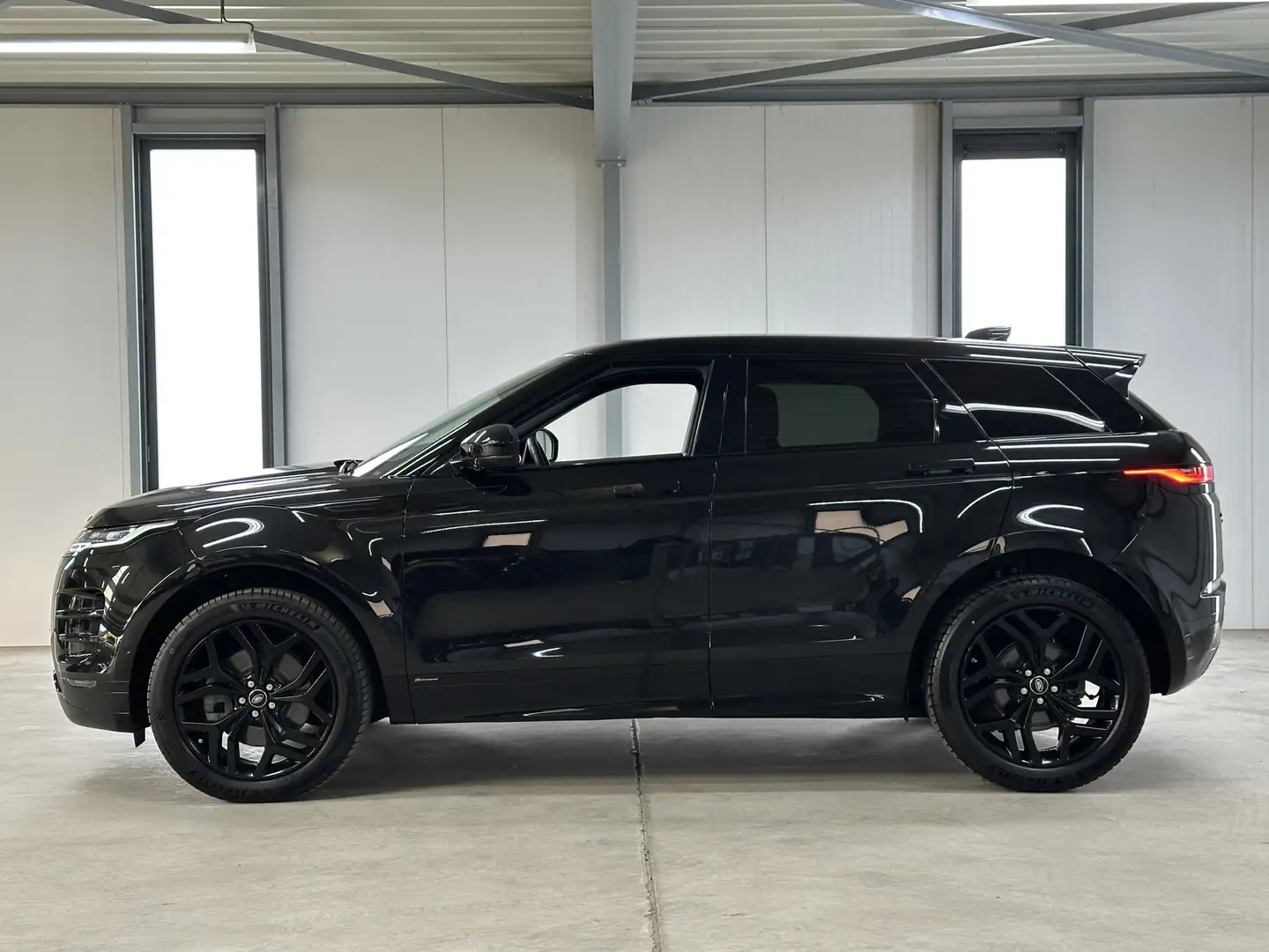Land Rover Range Rover Evoque 2.0 P250 AWD R-Dynamic SE | ACC | Meridian | 20 In Zwart - 2