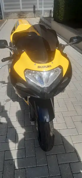 Suzuki GSX-R 750 - foto 4