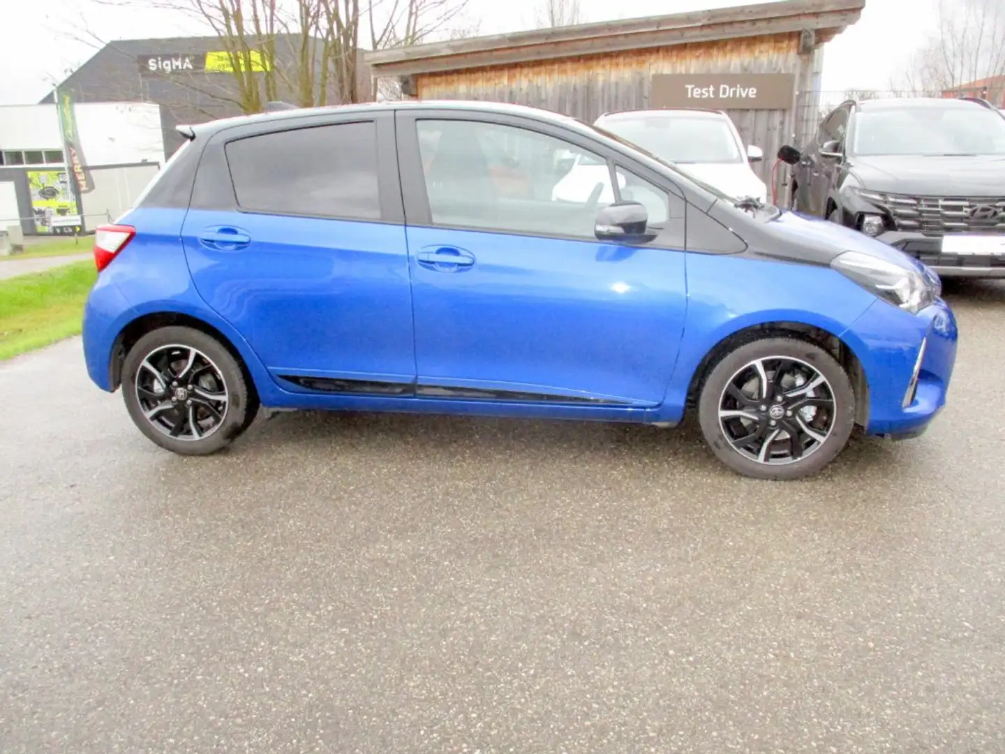 Toyota Yaris 1,5 5-tg Style 18 + Senso Smart Schwarz - 2