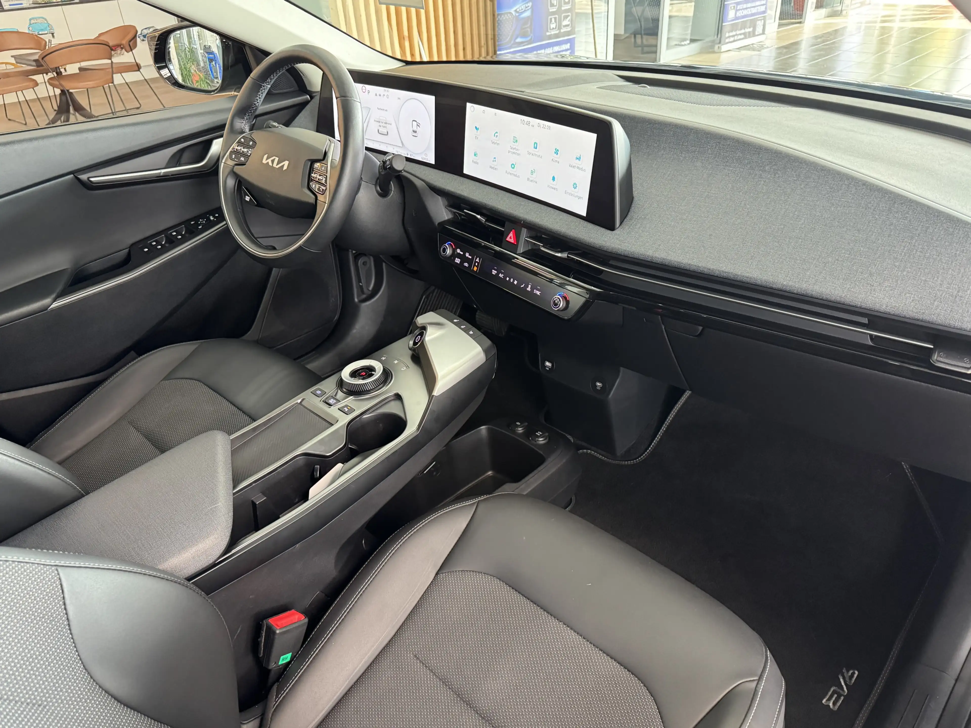 Kia EV6 Teil-Leder RCam Navi Wärmepumpe SHZ LED ACC — photo 14
