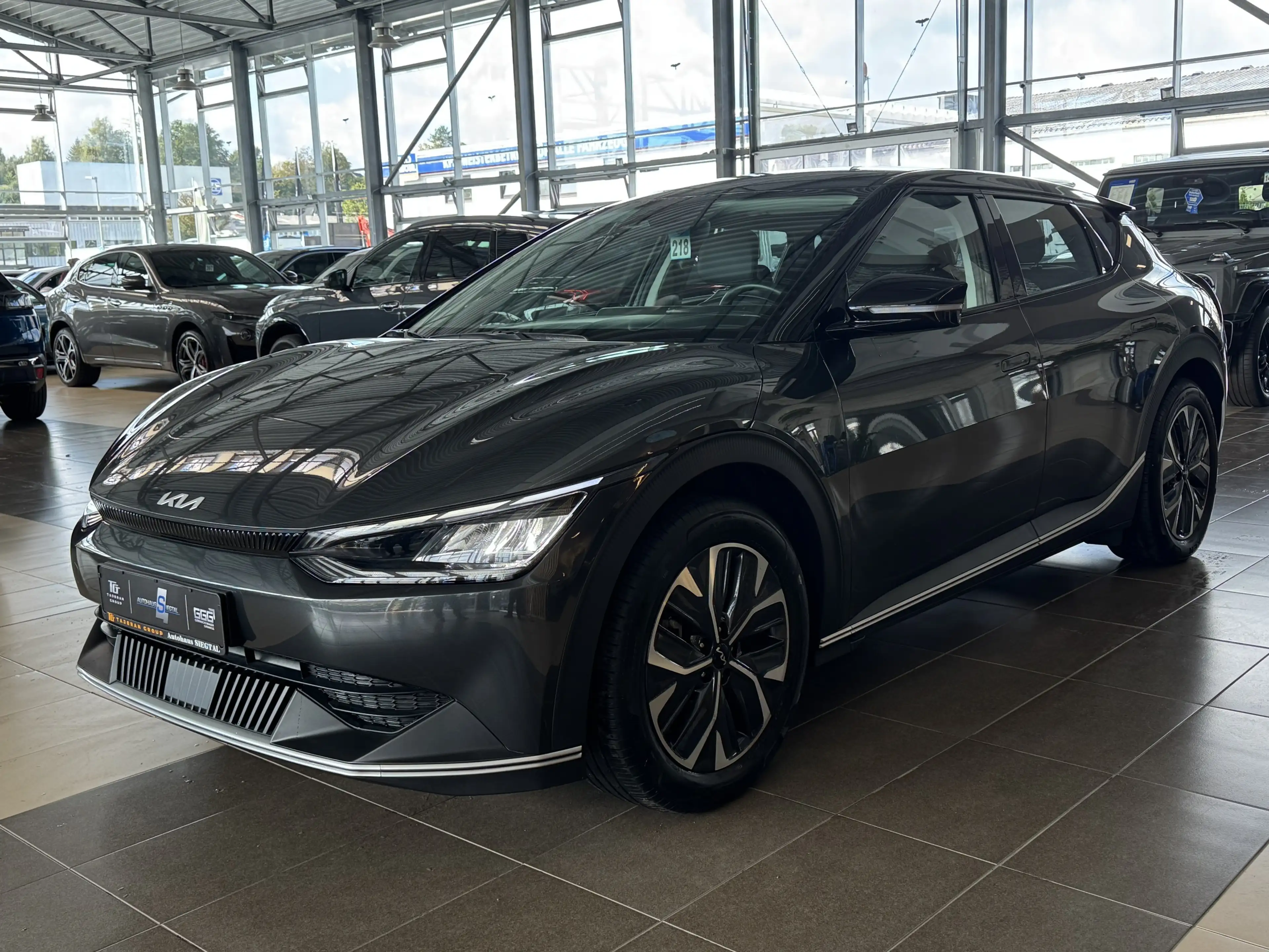Kia EV6 Teil-Leder RCam Navi Wärmepumpe SHZ LED ACC — photo 3