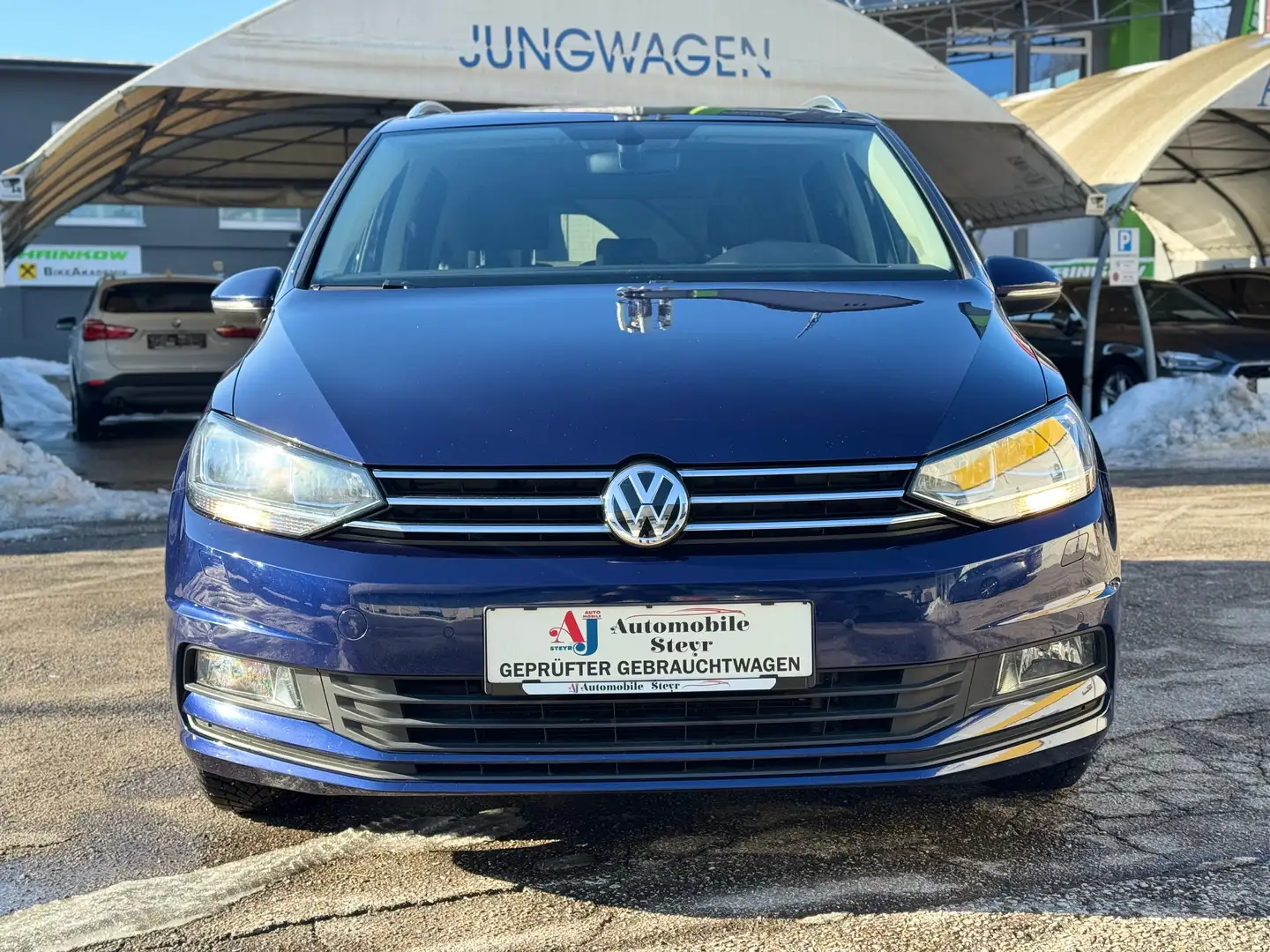 Volkswagen Touran Comfortline 1,6 SCR TDI+Navi+7 Sitze+Panoramadach Blau - 2