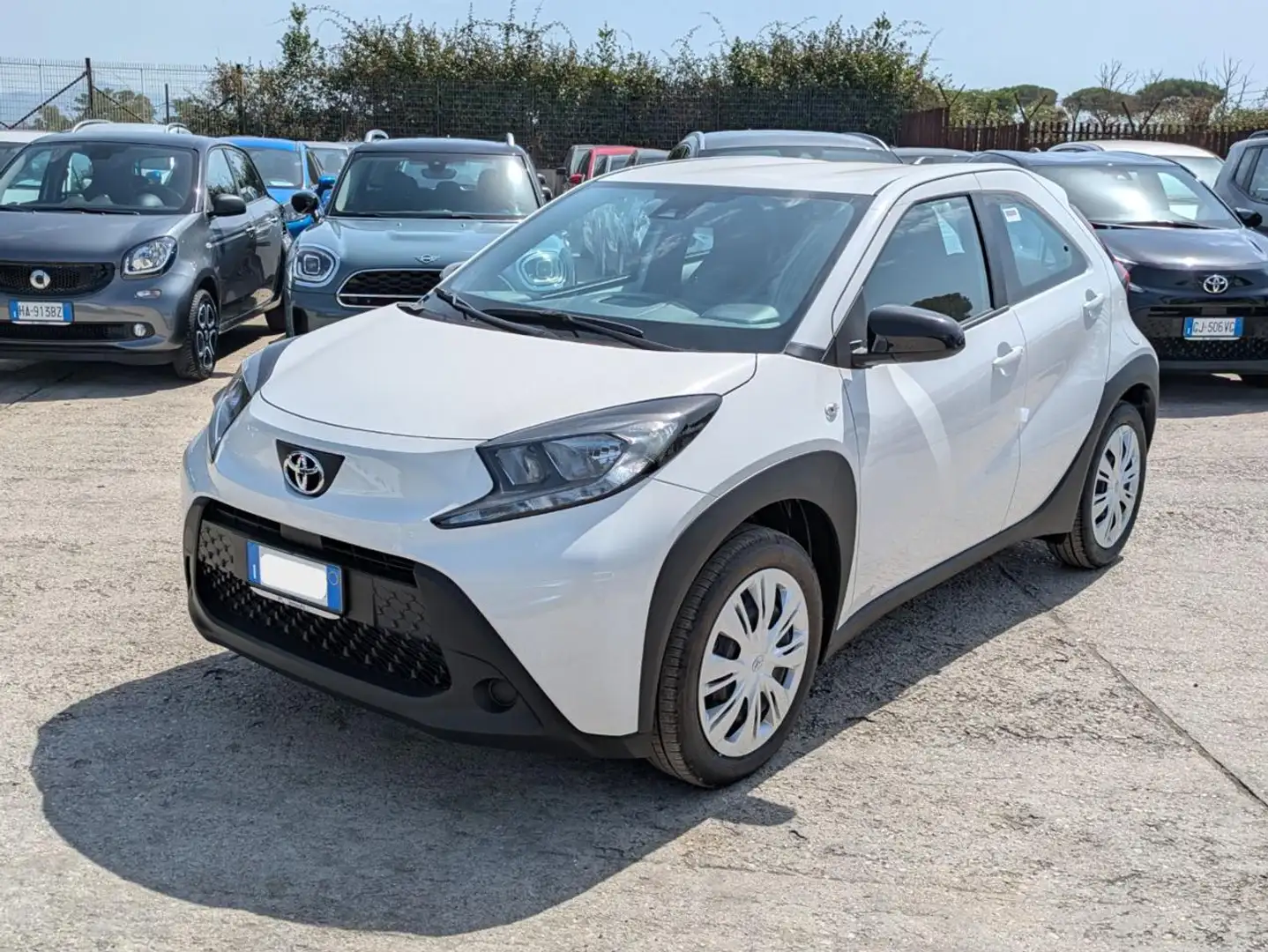 Toyota Aygo X ACTIVE 1.0cc 72cv SAFETY PACK ANDROID/CARPLAY Bílá - 1