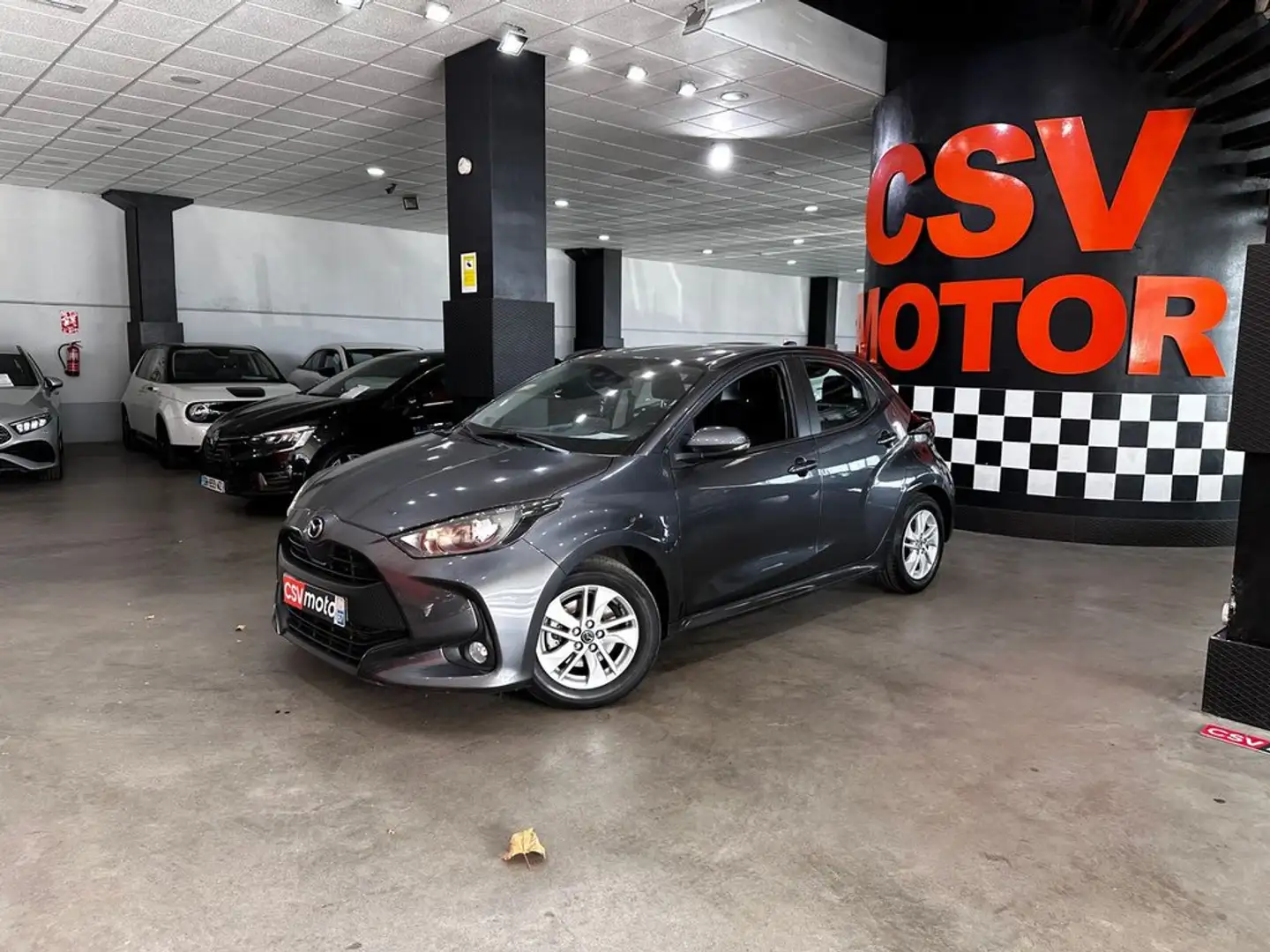 Mazda 2 Hybrid 1.5 Centre-Line  CVT 85kW Gris - 2