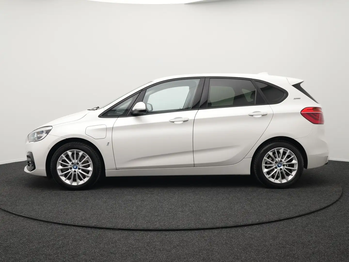 BMW 225 2-serie Active Tourer 225xe iPerformance Plug In H Wit - 2