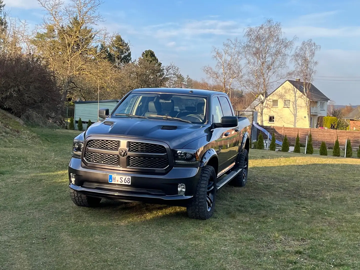 Dodge RAM Grau - 2