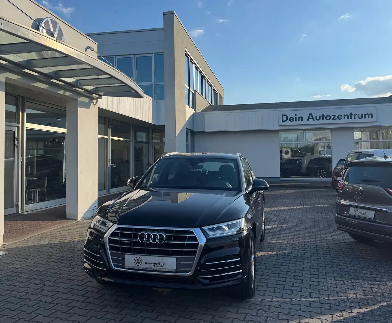 Audi Q5 40 2.0 TDI quattro sport Schwarz - 2