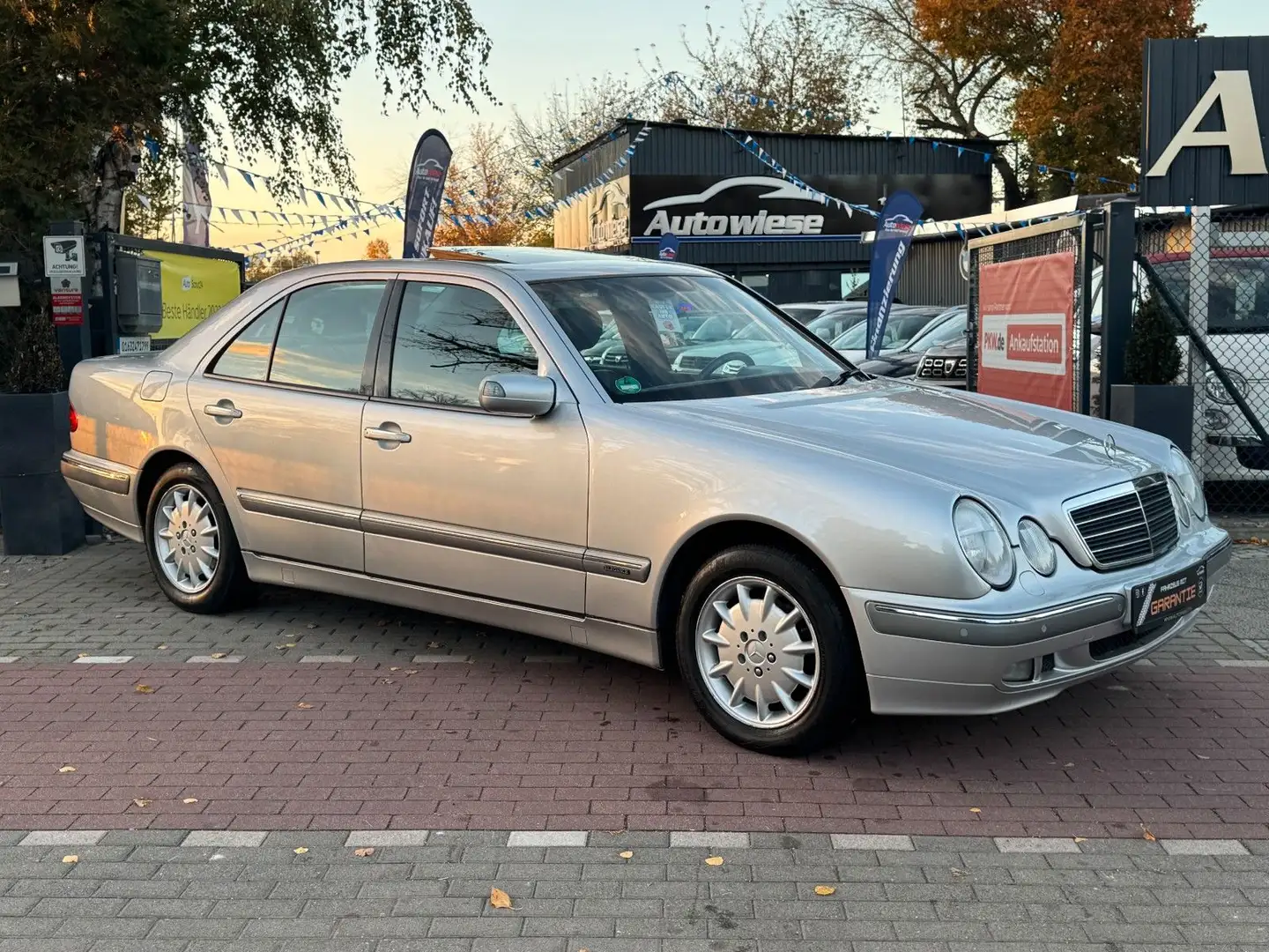 Mercedes-Benz E 280 4MATIC ELEGANCE*Aut.*Xenon*Leder*Voll*1HD! Argintiu - 1