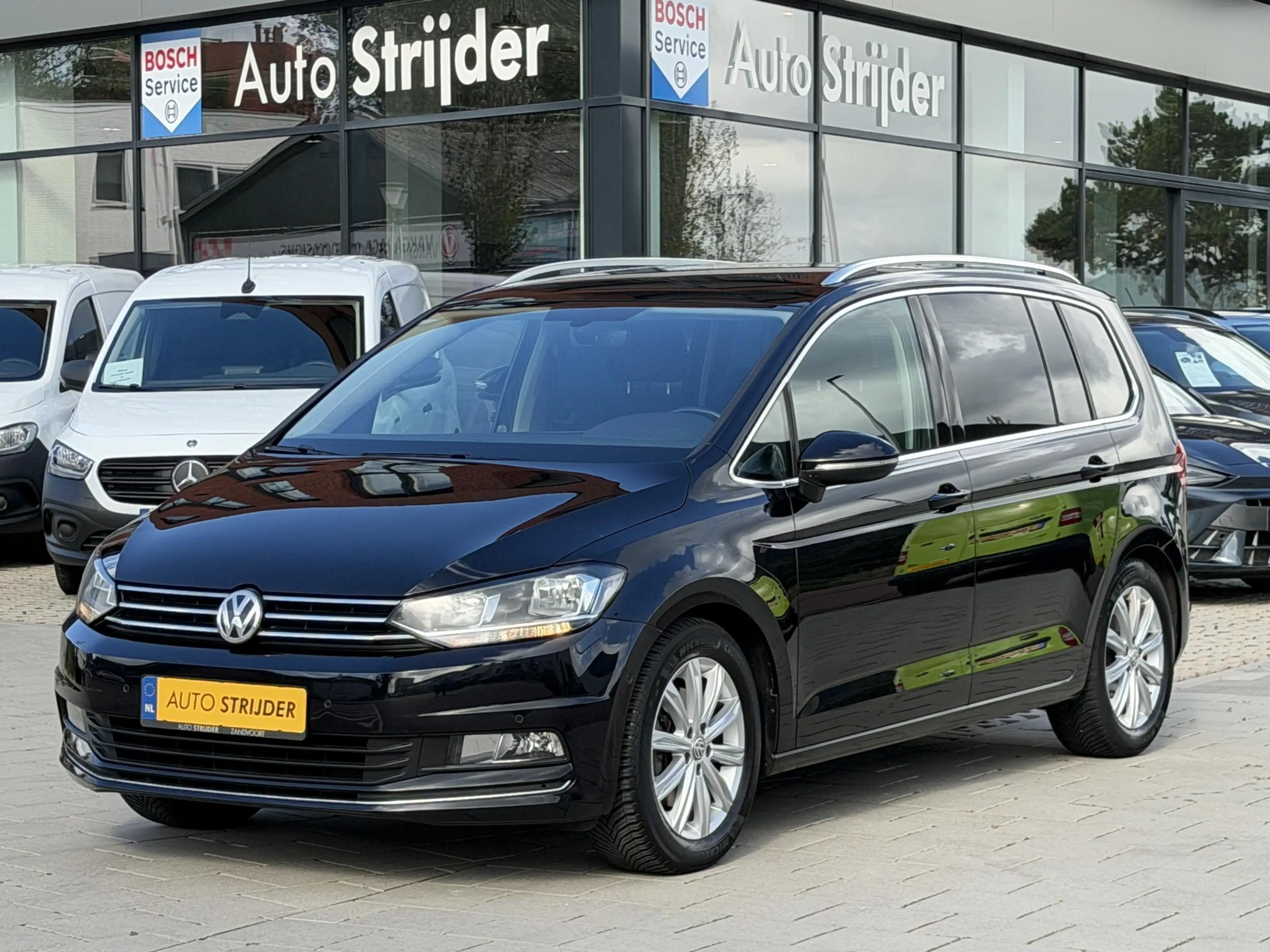 Volkswagen Touran 1.4 TSI Highline | trekhaak | camera | App-Navi — photo 17