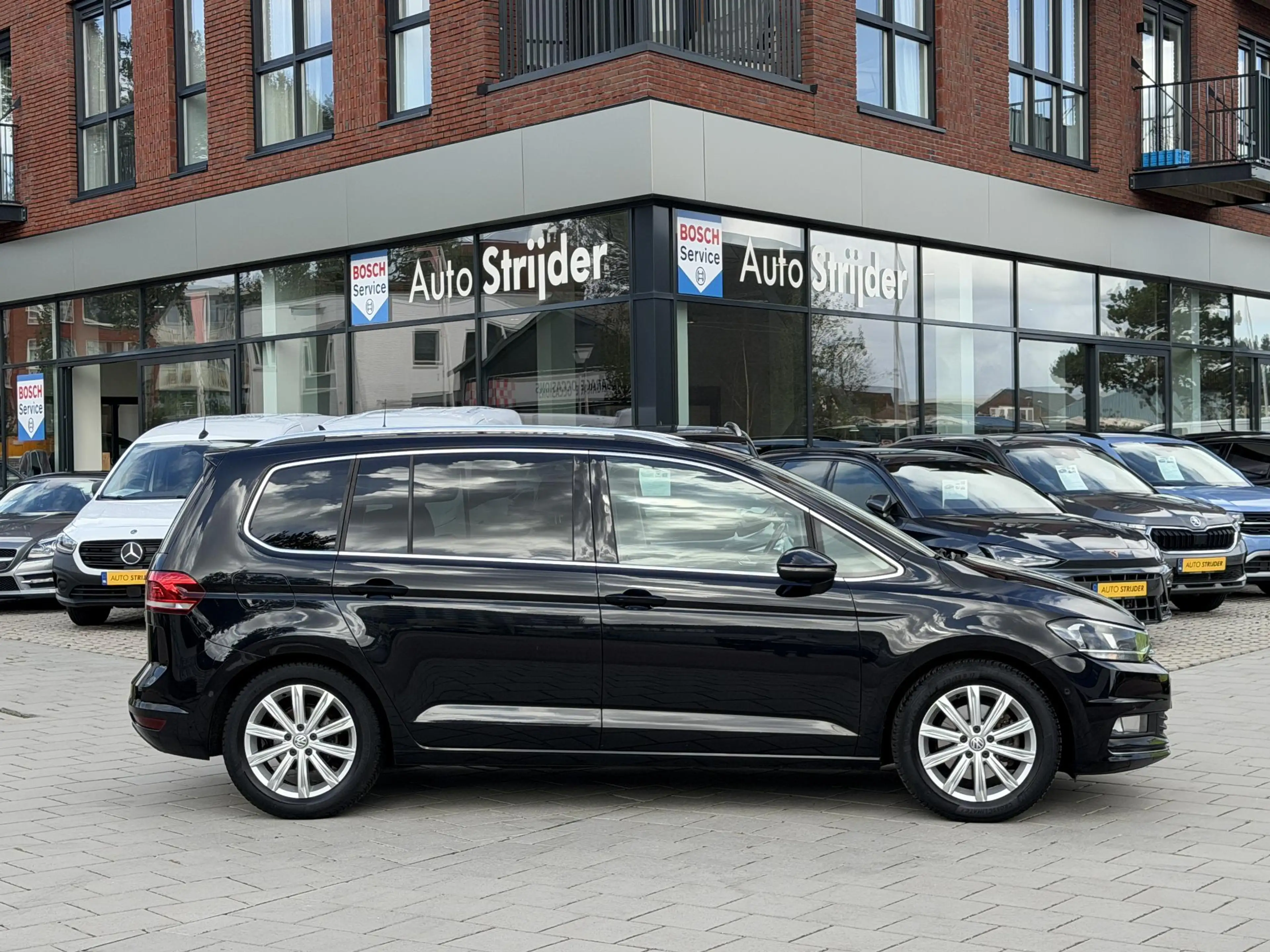 Volkswagen Touran 1.4 TSI Highline | trekhaak | camera | App-Navi — photo 25
